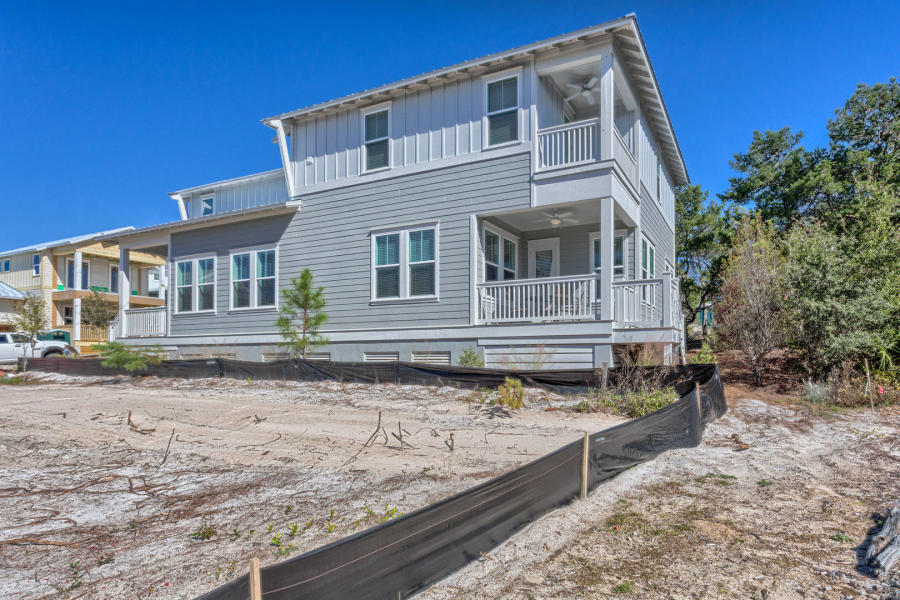 Mussett Bayou Manor - Residential