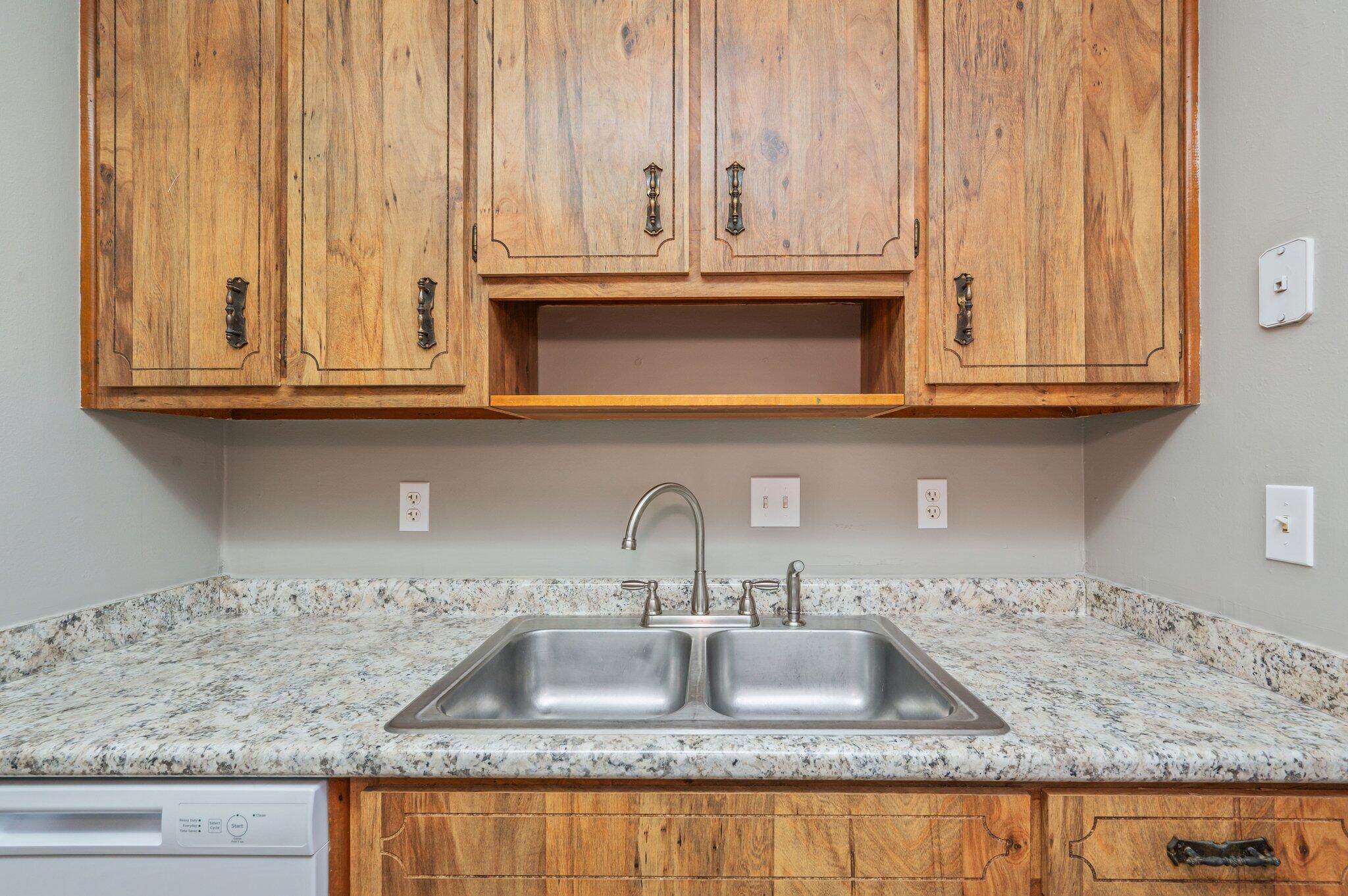 PINE MEADOWS 2ND ADDN - Residential Lease