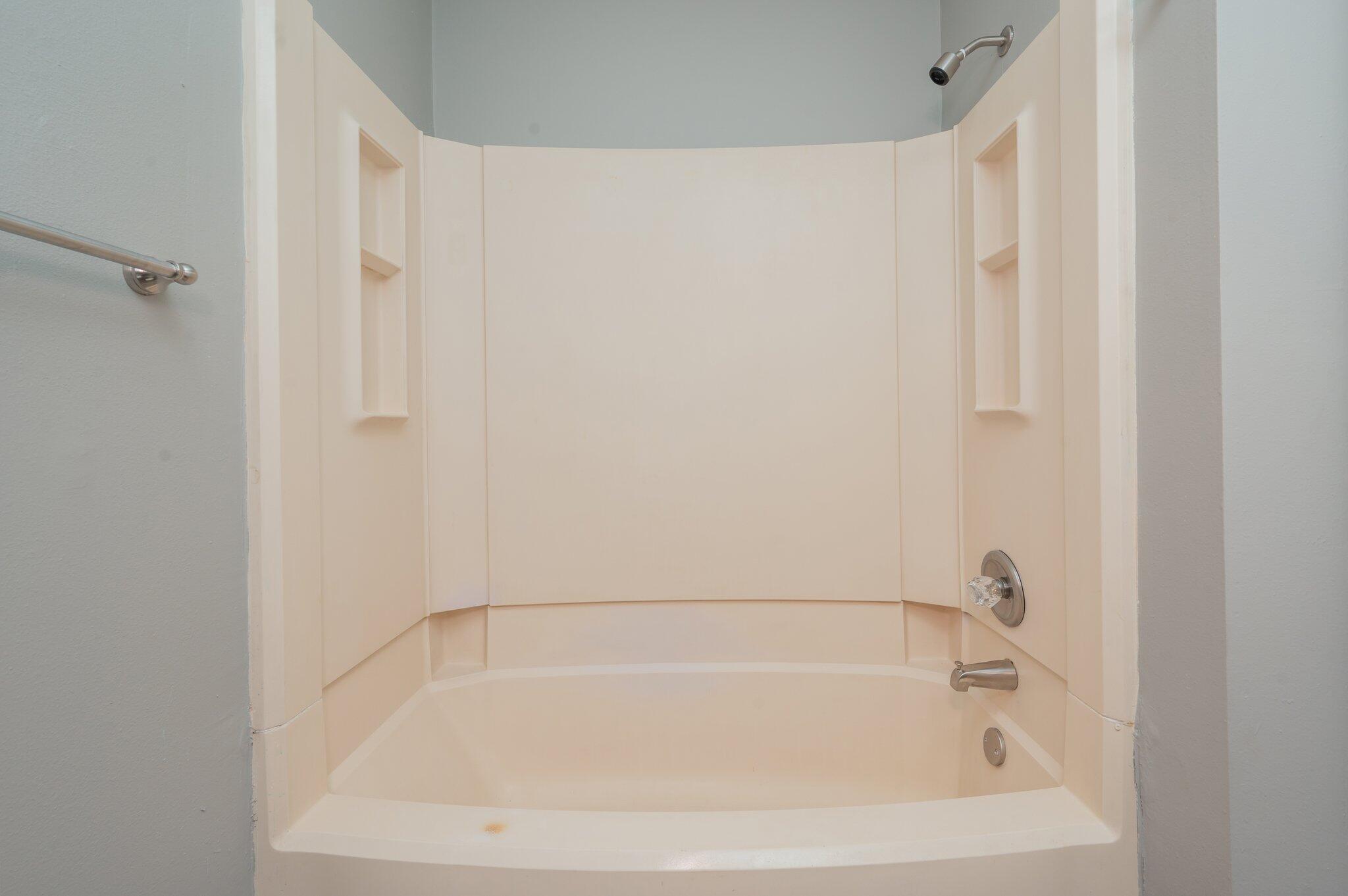 PINE MEADOWS 2ND ADDN - Residential Lease