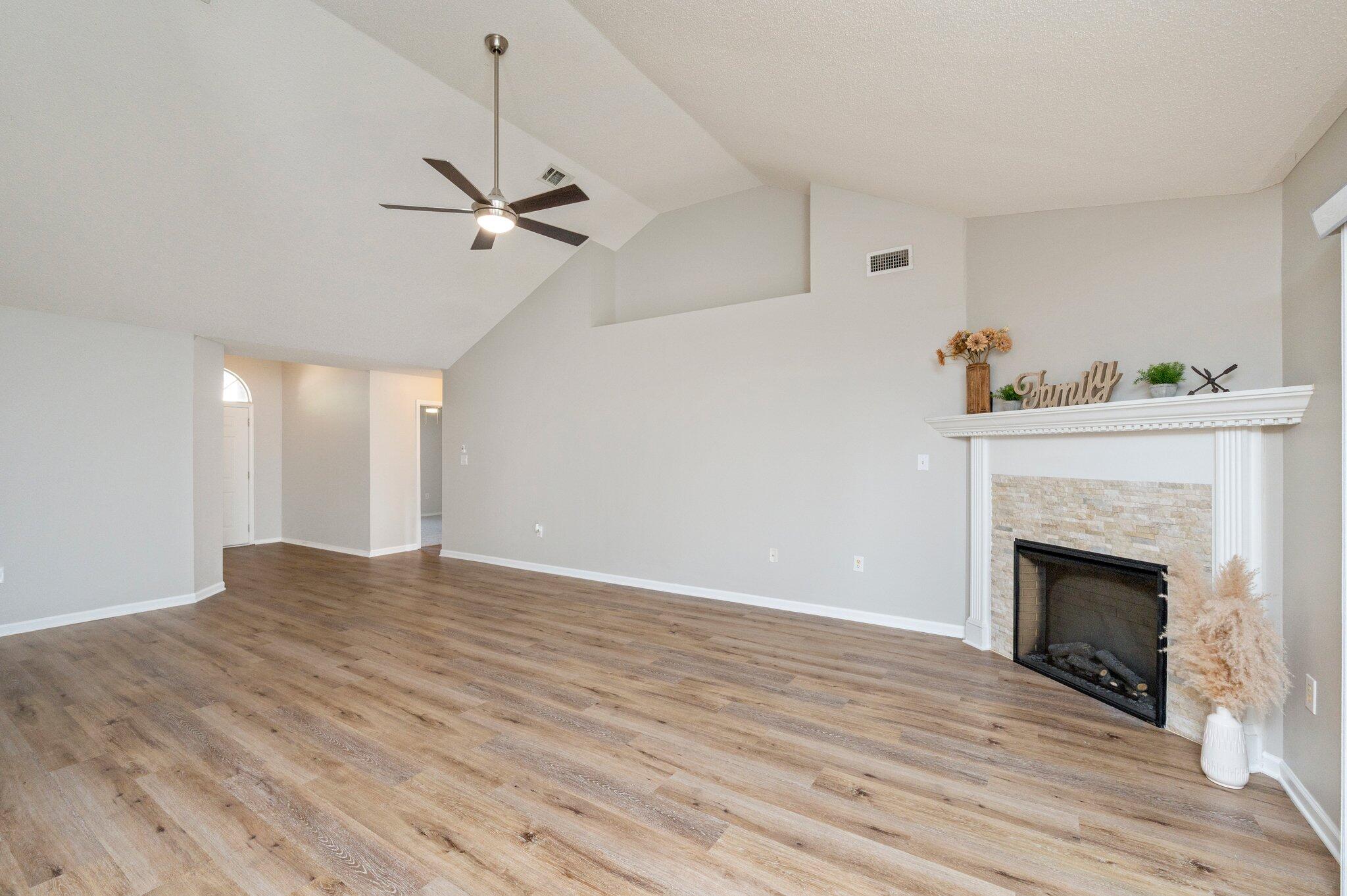 PINNACLE POINT - Residential