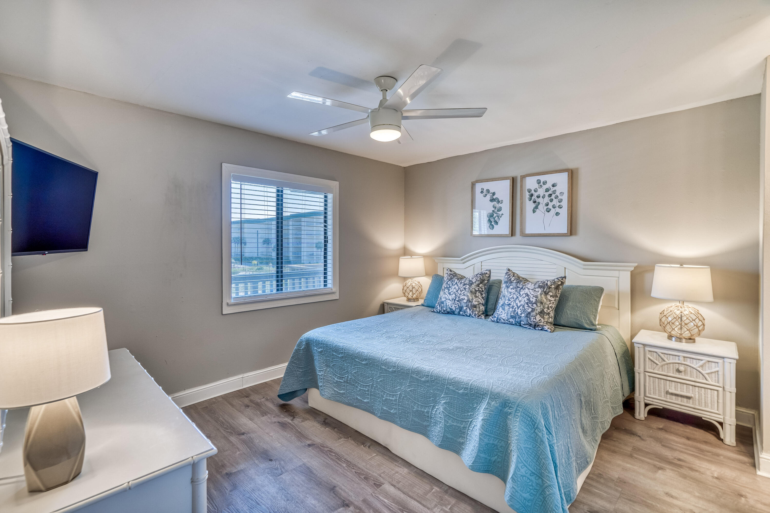 BEACHFRONT 2 PH 1 - Residential