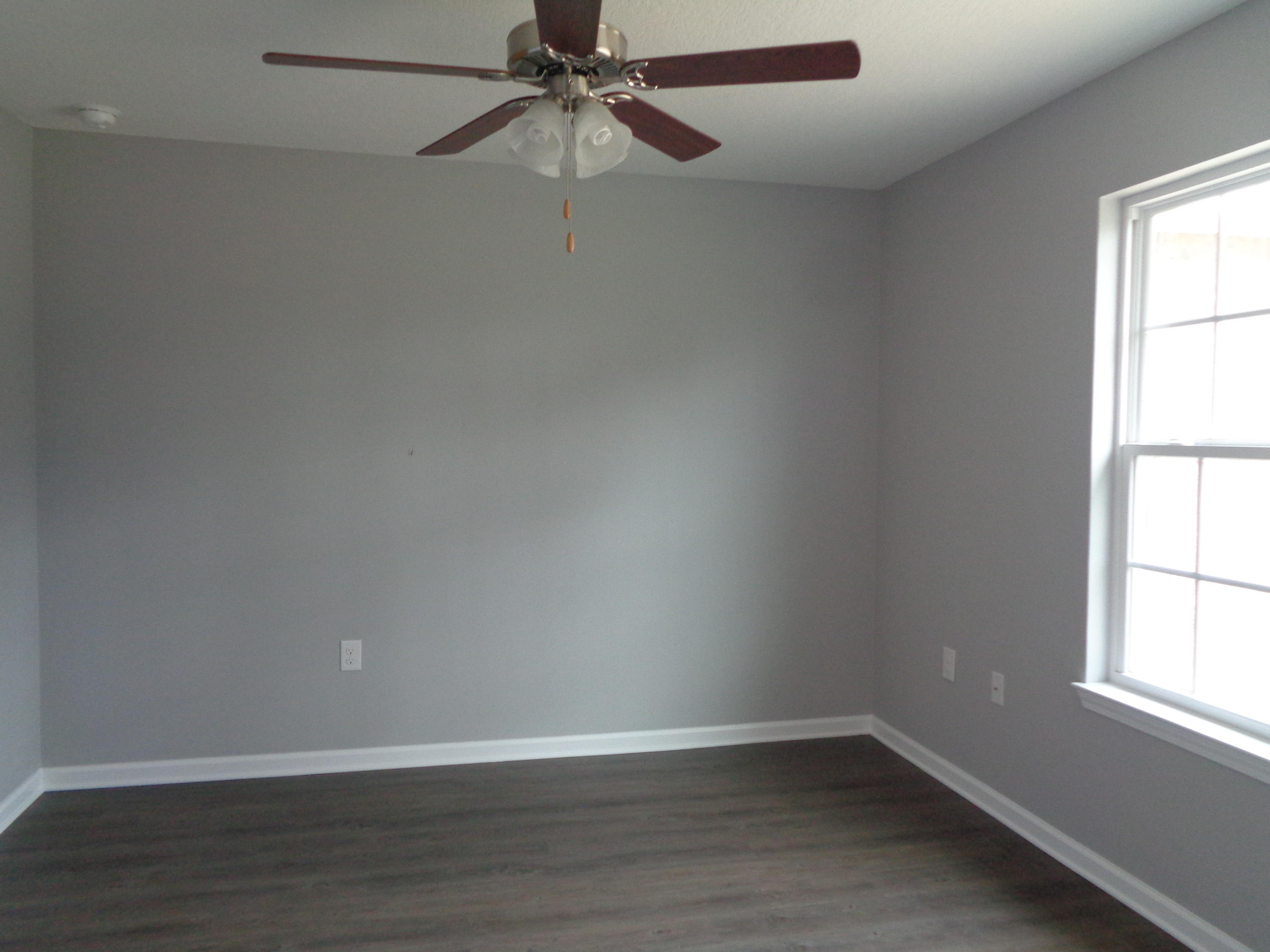 TEN LAKE EST UNIT II - Residential