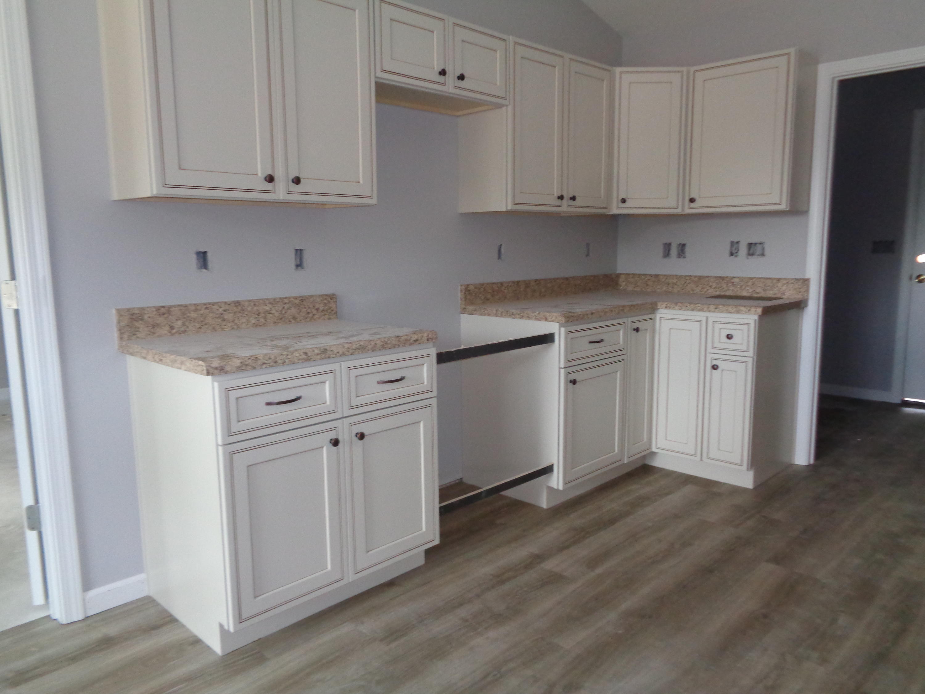 TEN LAKE EST UNIT II - Residential