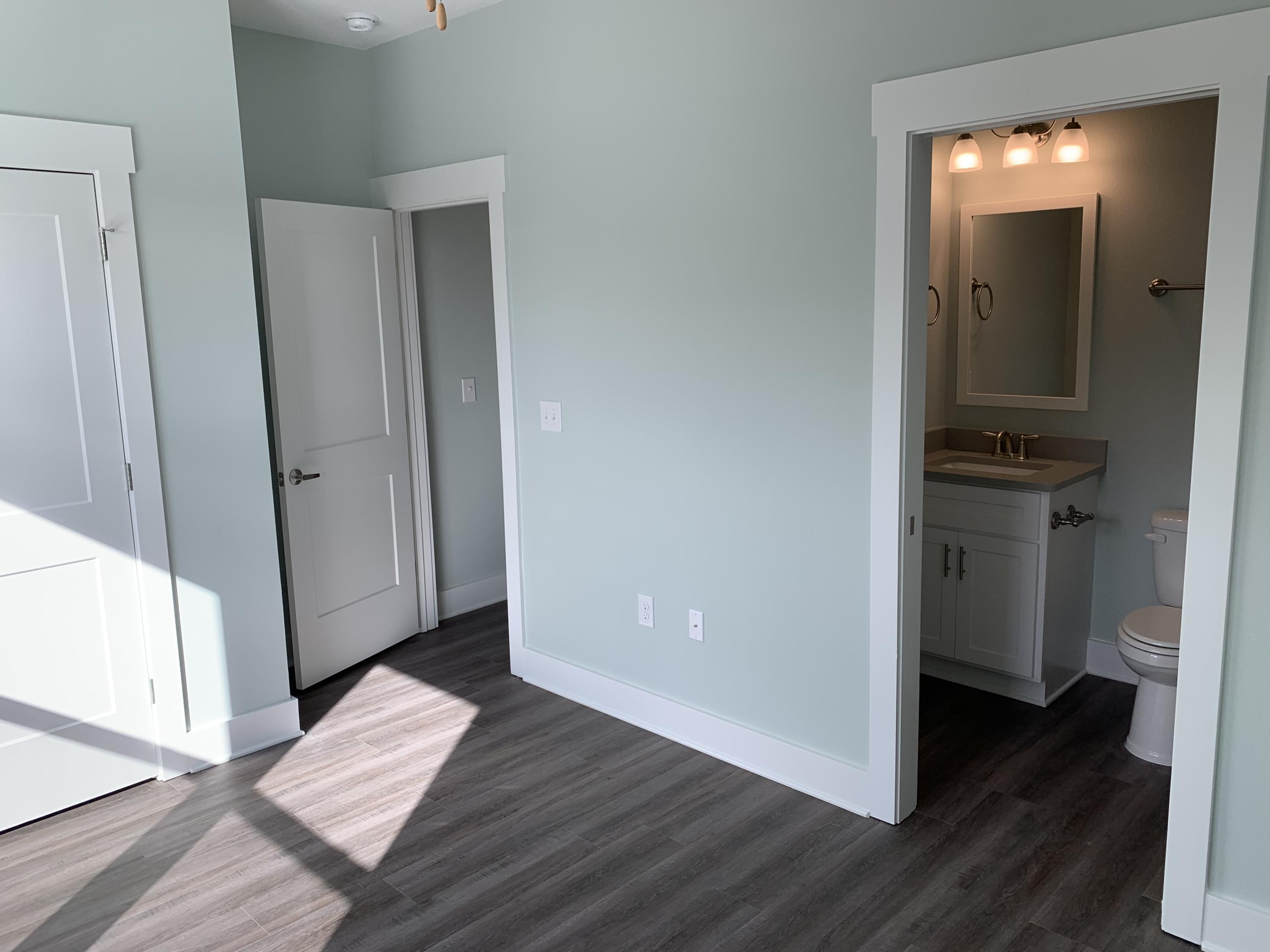 VERANDAS AT FREEPORT - Residential Lease