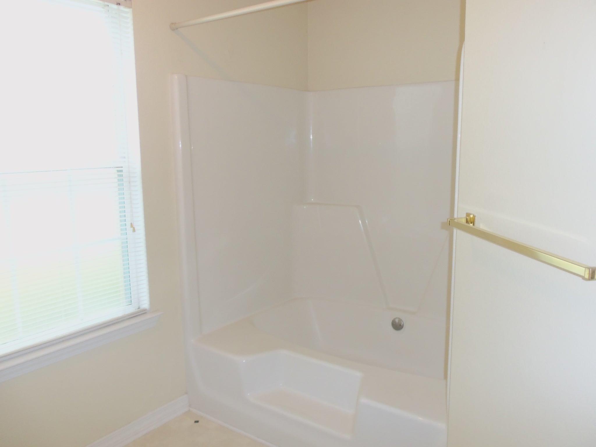 EMERALD VILLAGE S/D - Residential Lease