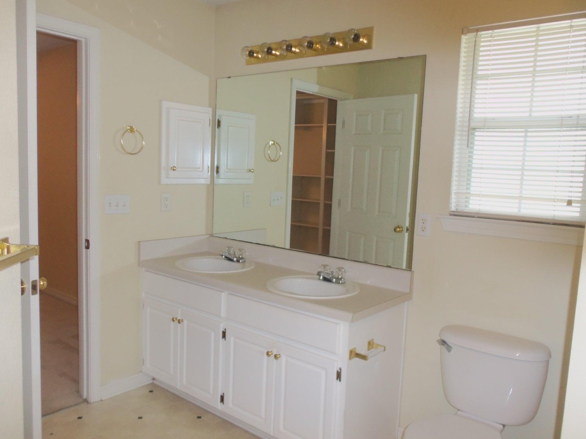 EMERALD VILLAGE S/D - Residential Lease