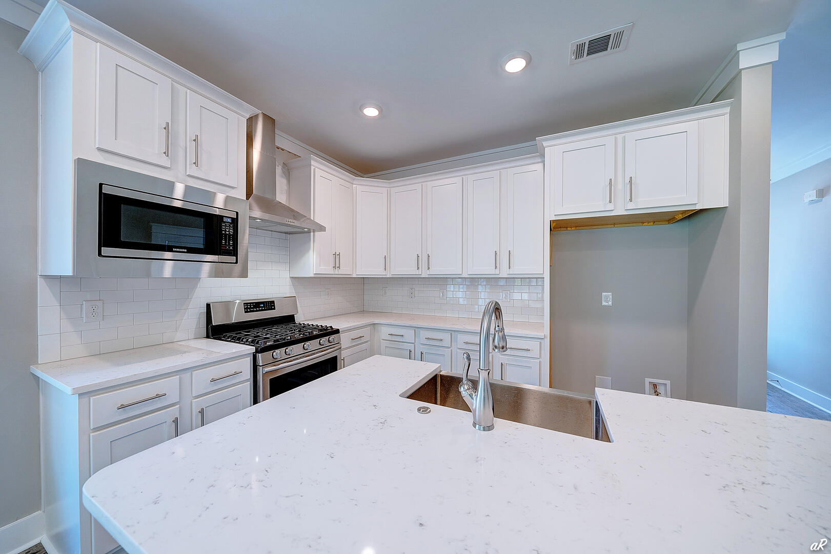 Daxton on the Bay - Residential