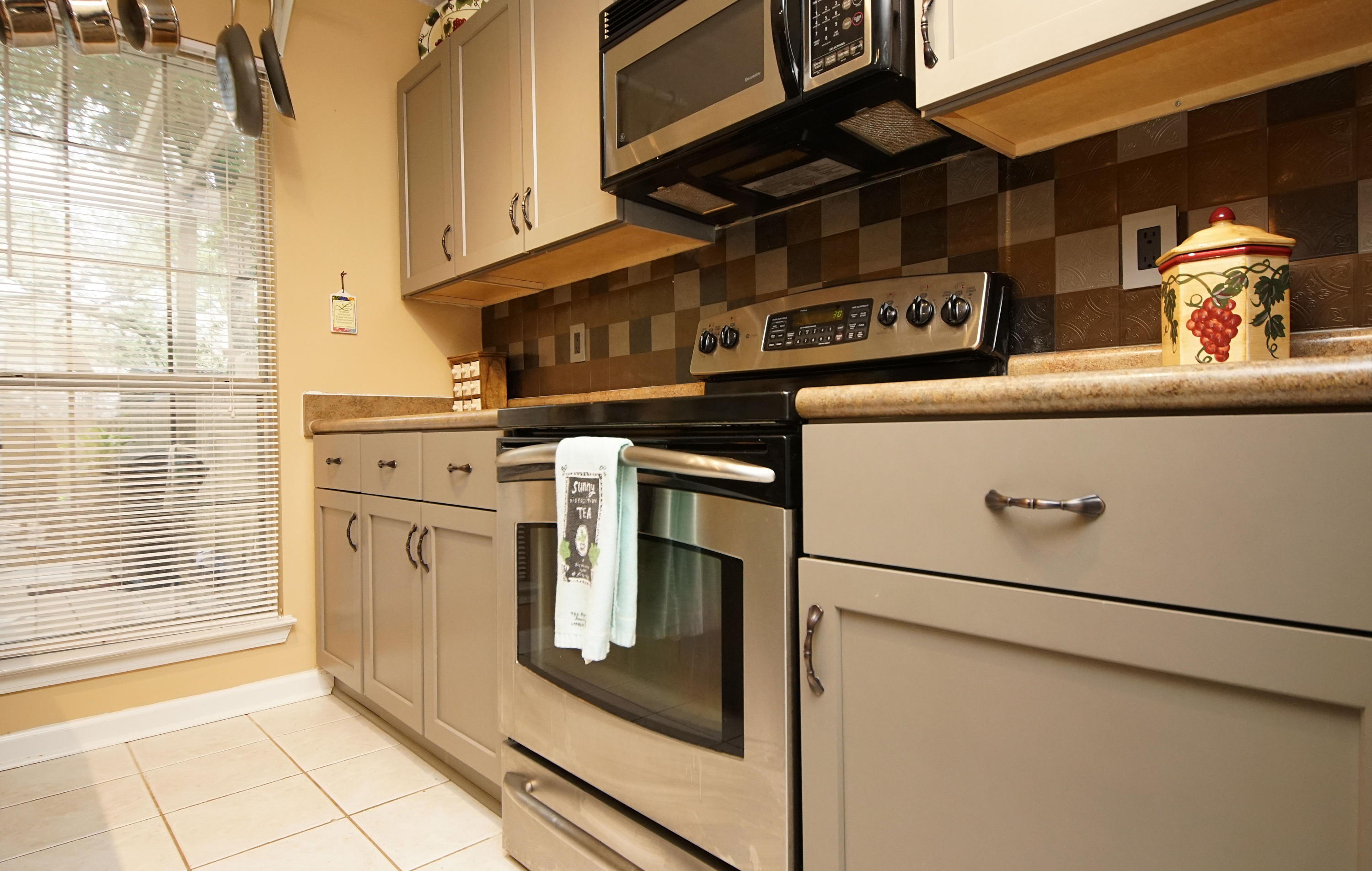 BELL-BROOK ESTATES 1ST ADDN - Residential