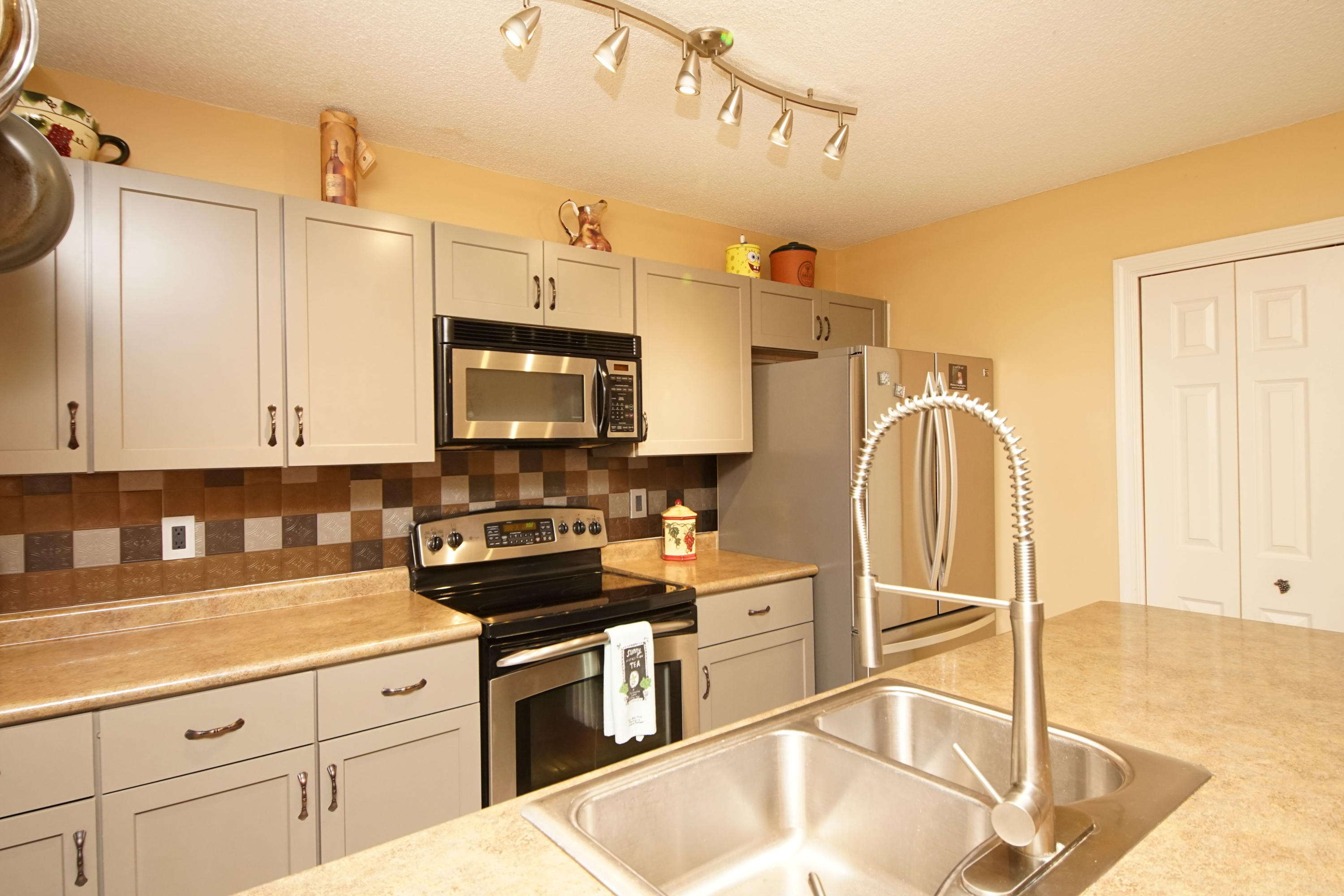 BELL-BROOK ESTATES 1ST ADDN - Residential