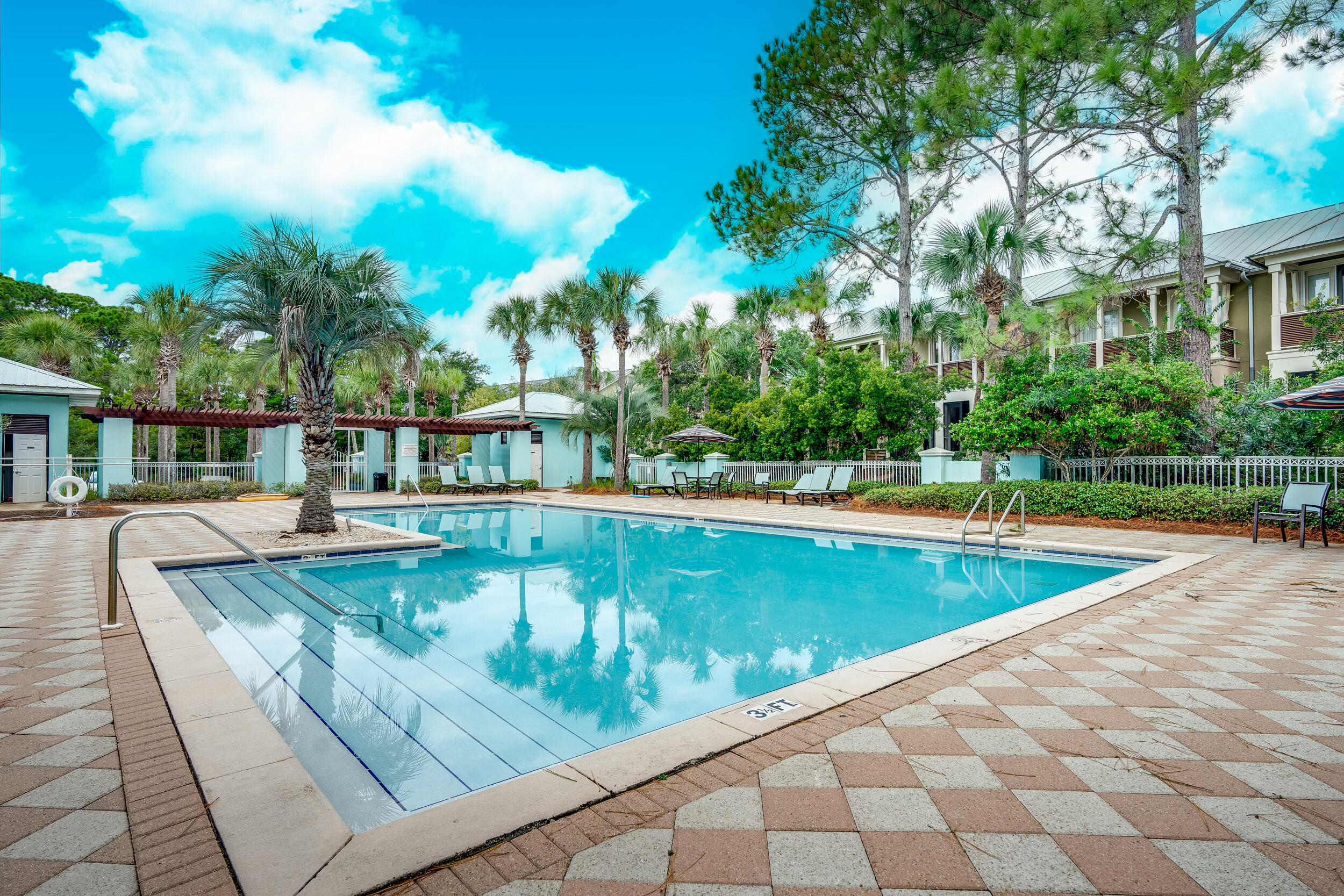 GULF PLACE RESIDENCES - Residential