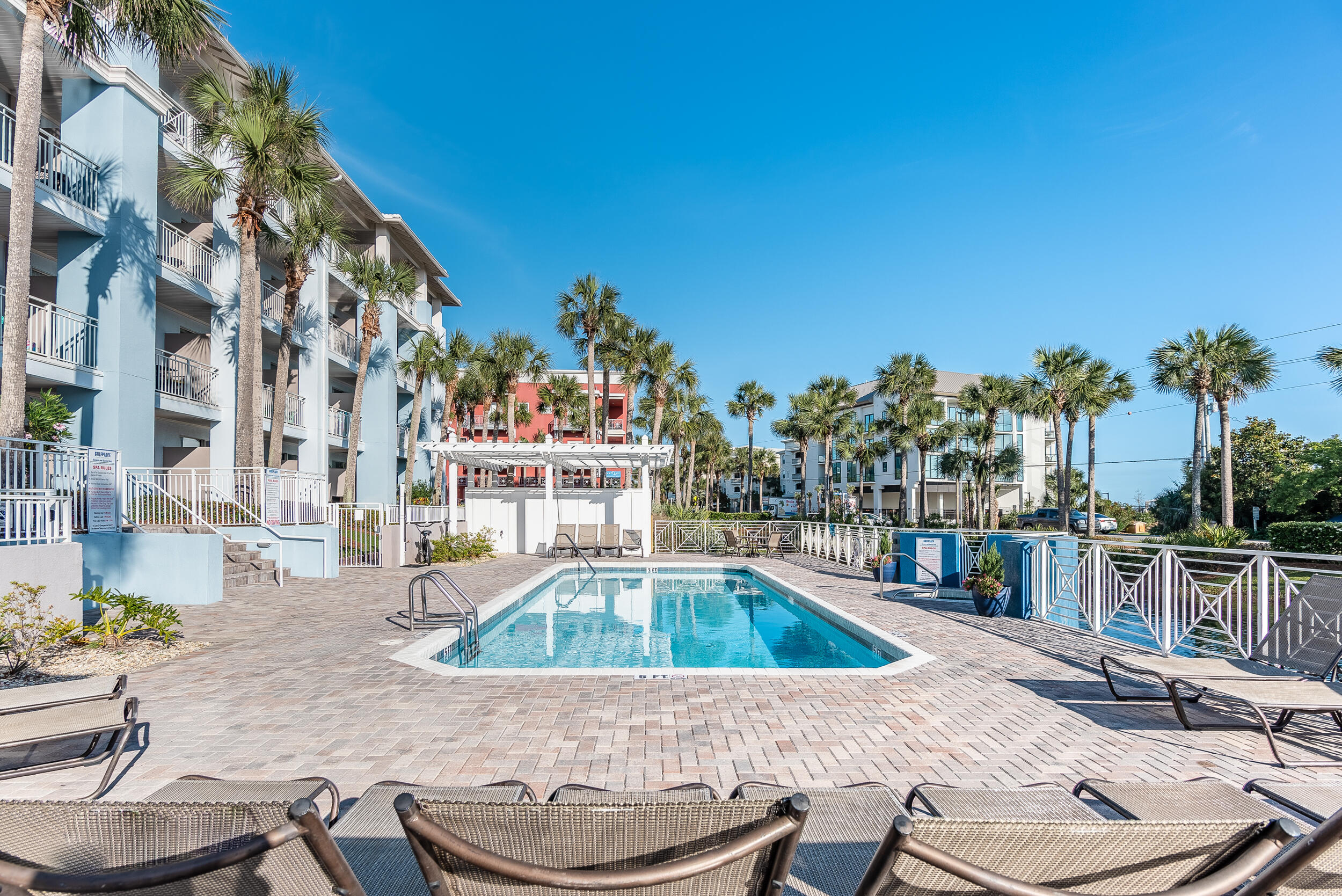 GULF PLACE RESIDENCES - Residential