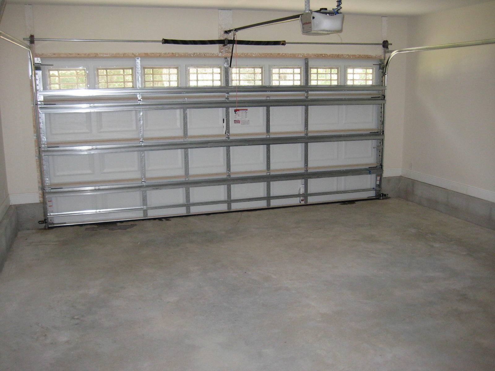 CRESTVIEW MANOR - Residential