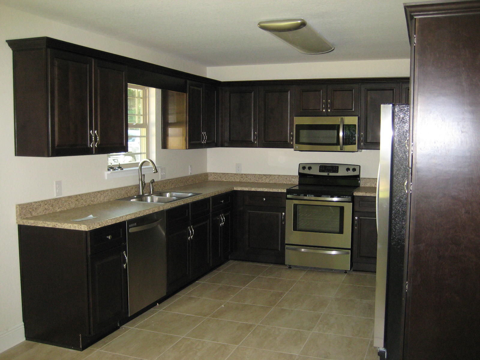 CRESTVIEW MANOR - Residential