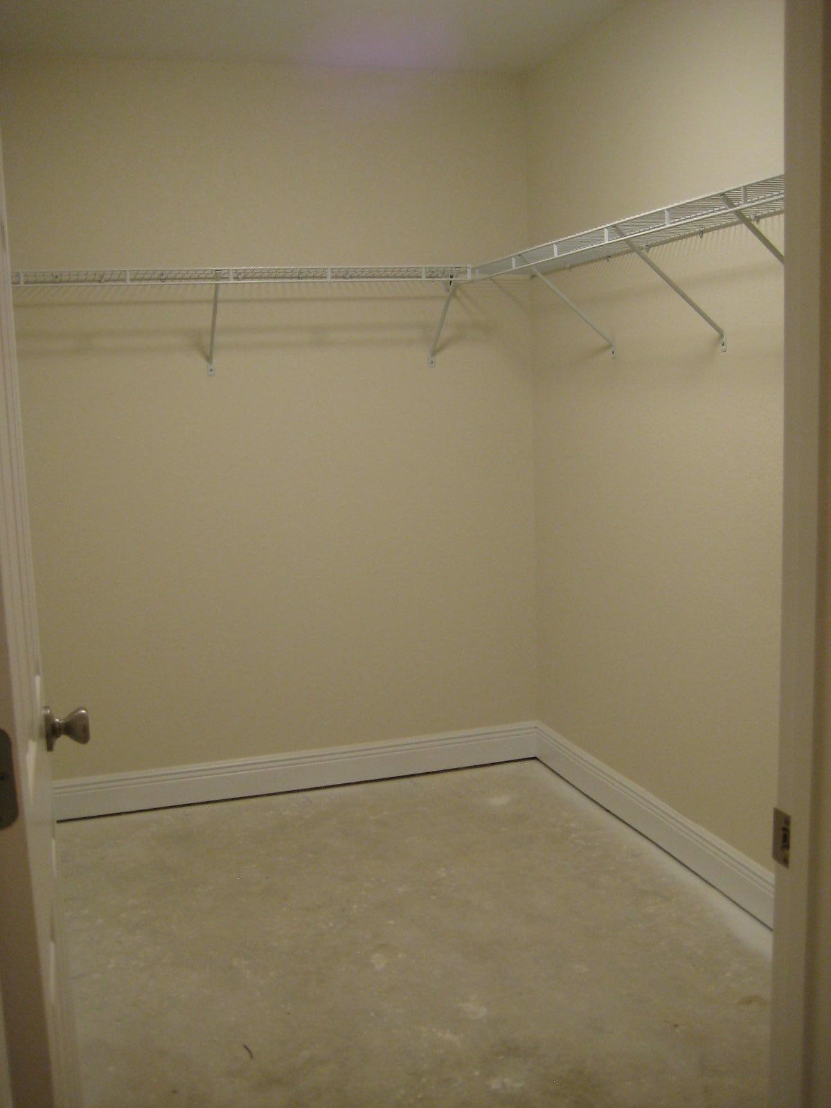 CRESTVIEW MANOR - Residential