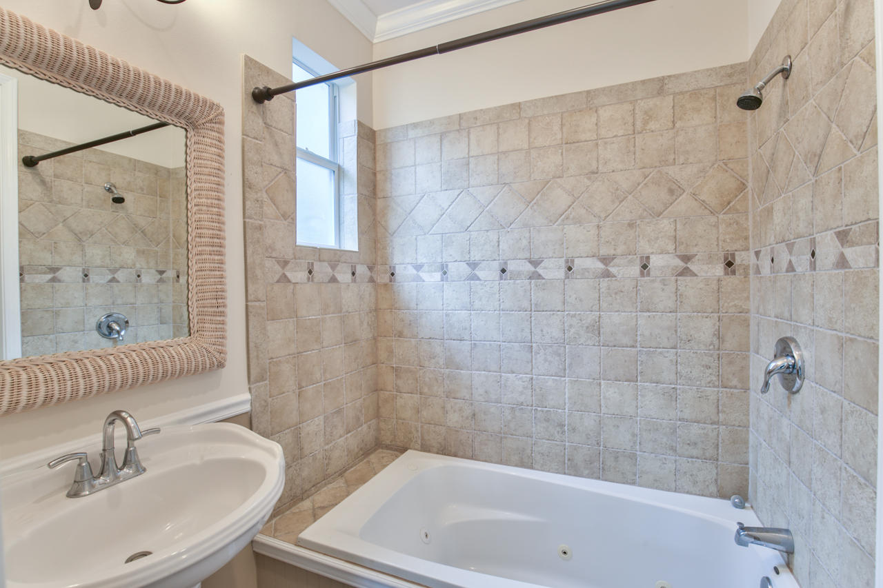 BAY PINE SHORES - Residential