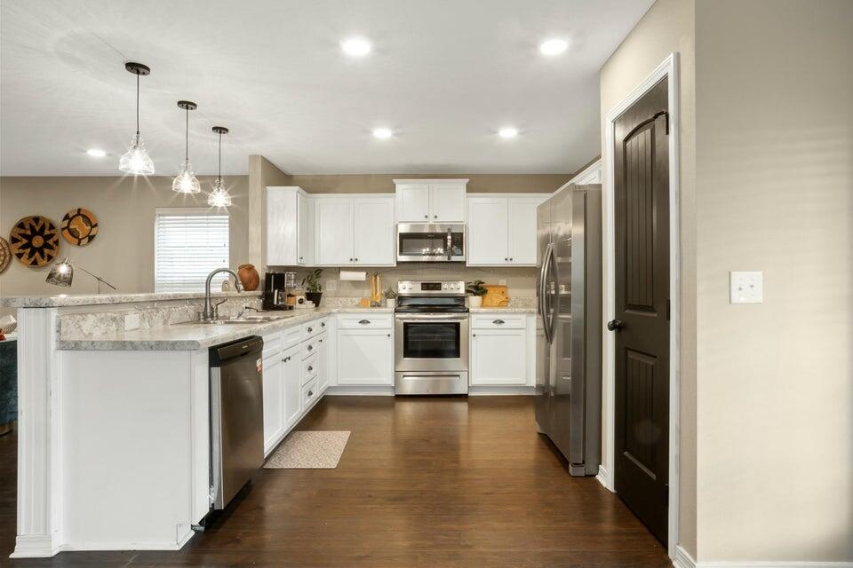 STILLWELL ESTATES - Residential Lease