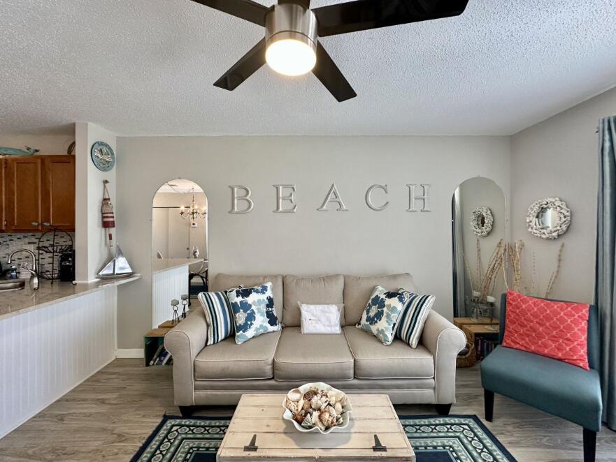 SANDPIPER COVE #19 UNIT 8214 BLDG D - Residential