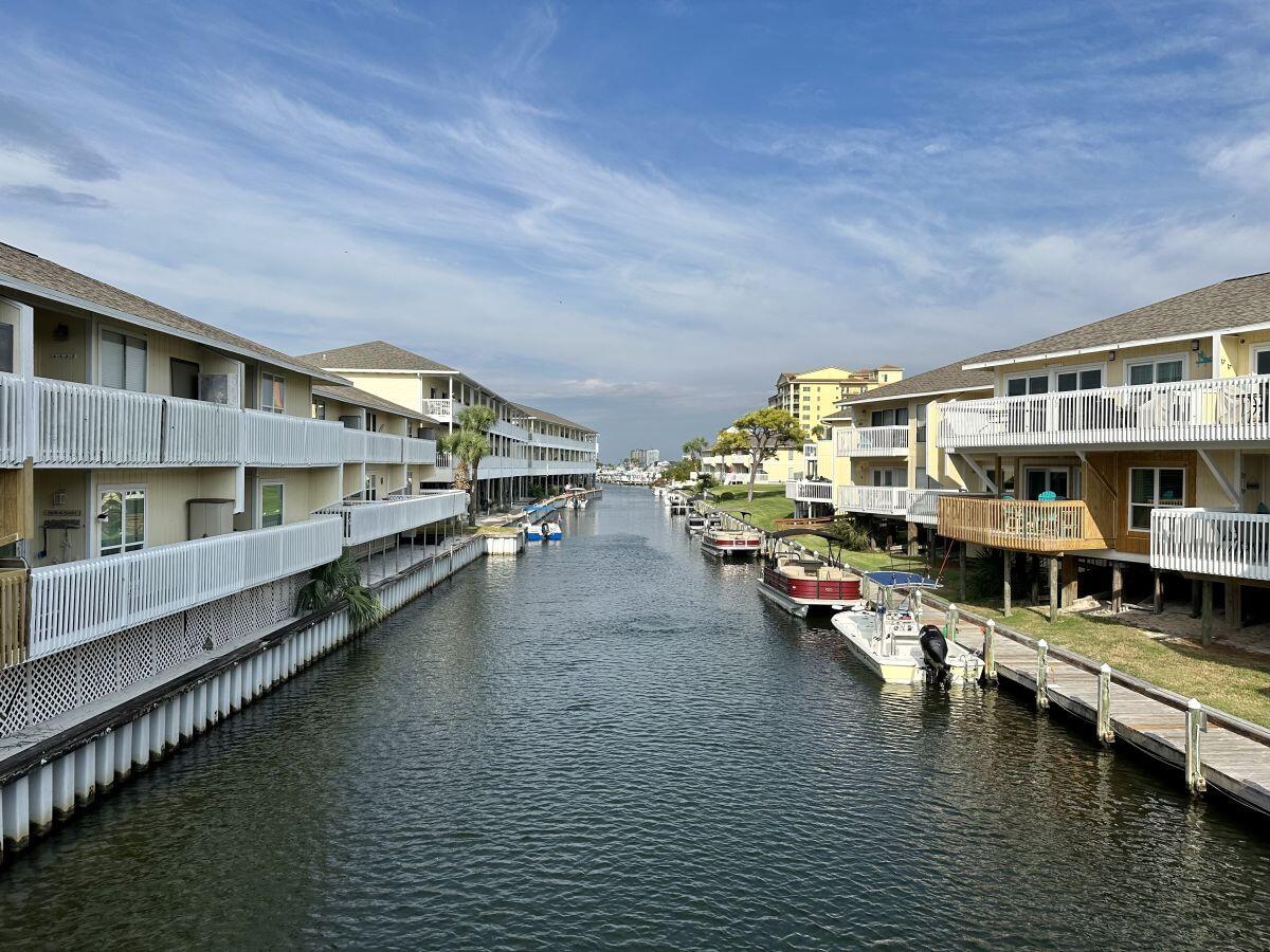 SANDPIPER COVE #19 UNIT 8214 BLDG D - Residential