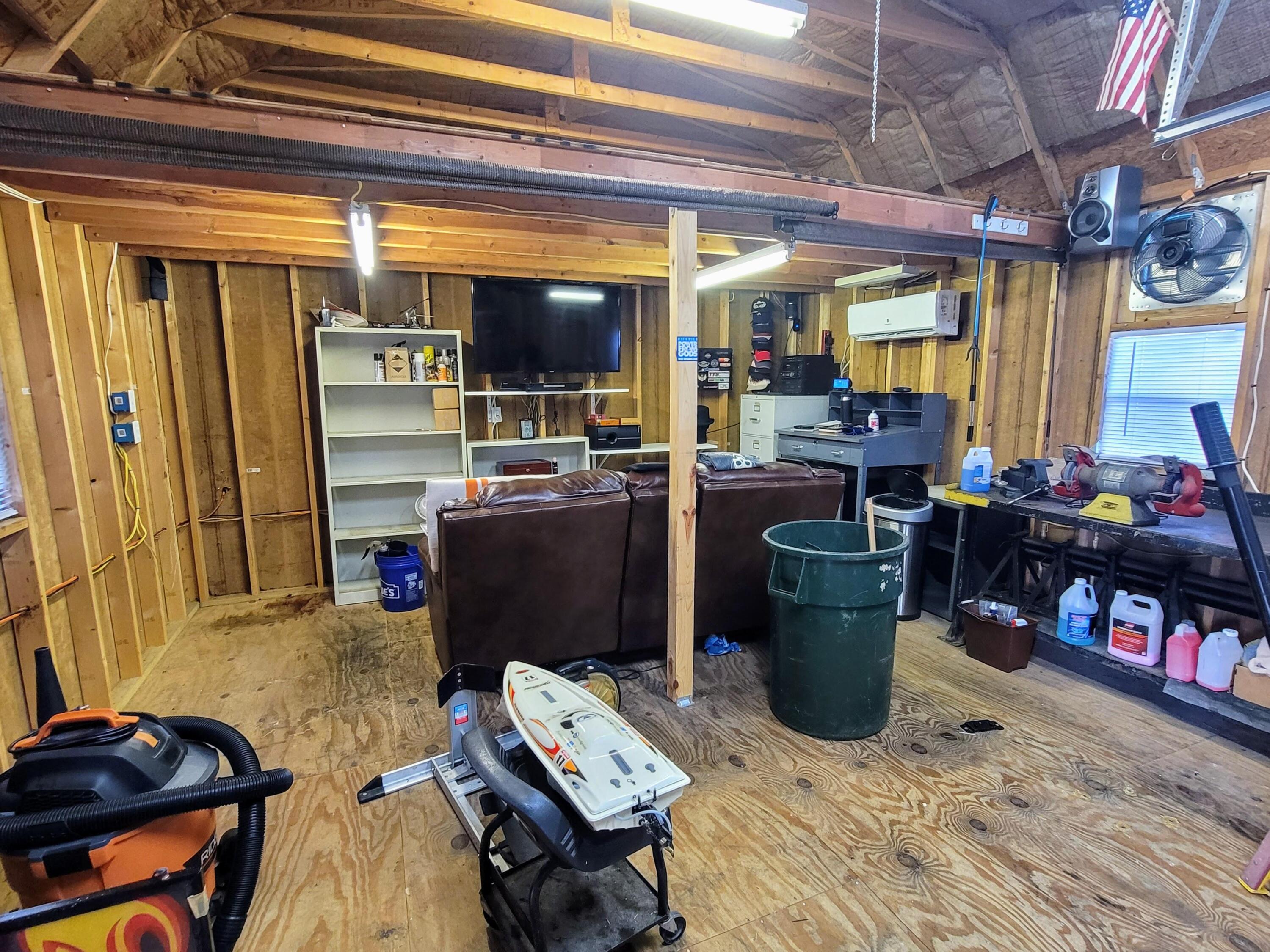 COUNTRY RIDGE - Residential