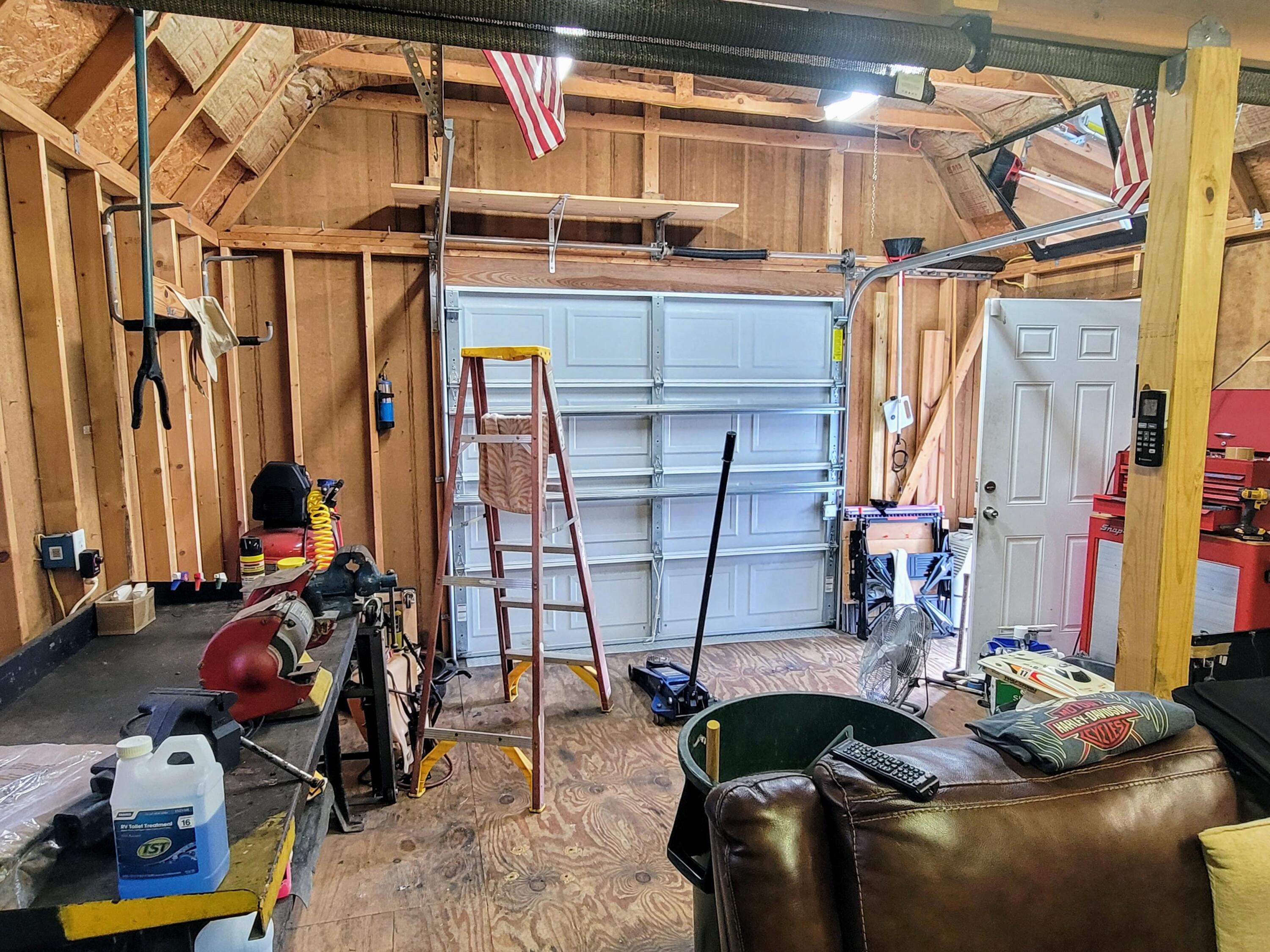 COUNTRY RIDGE - Residential