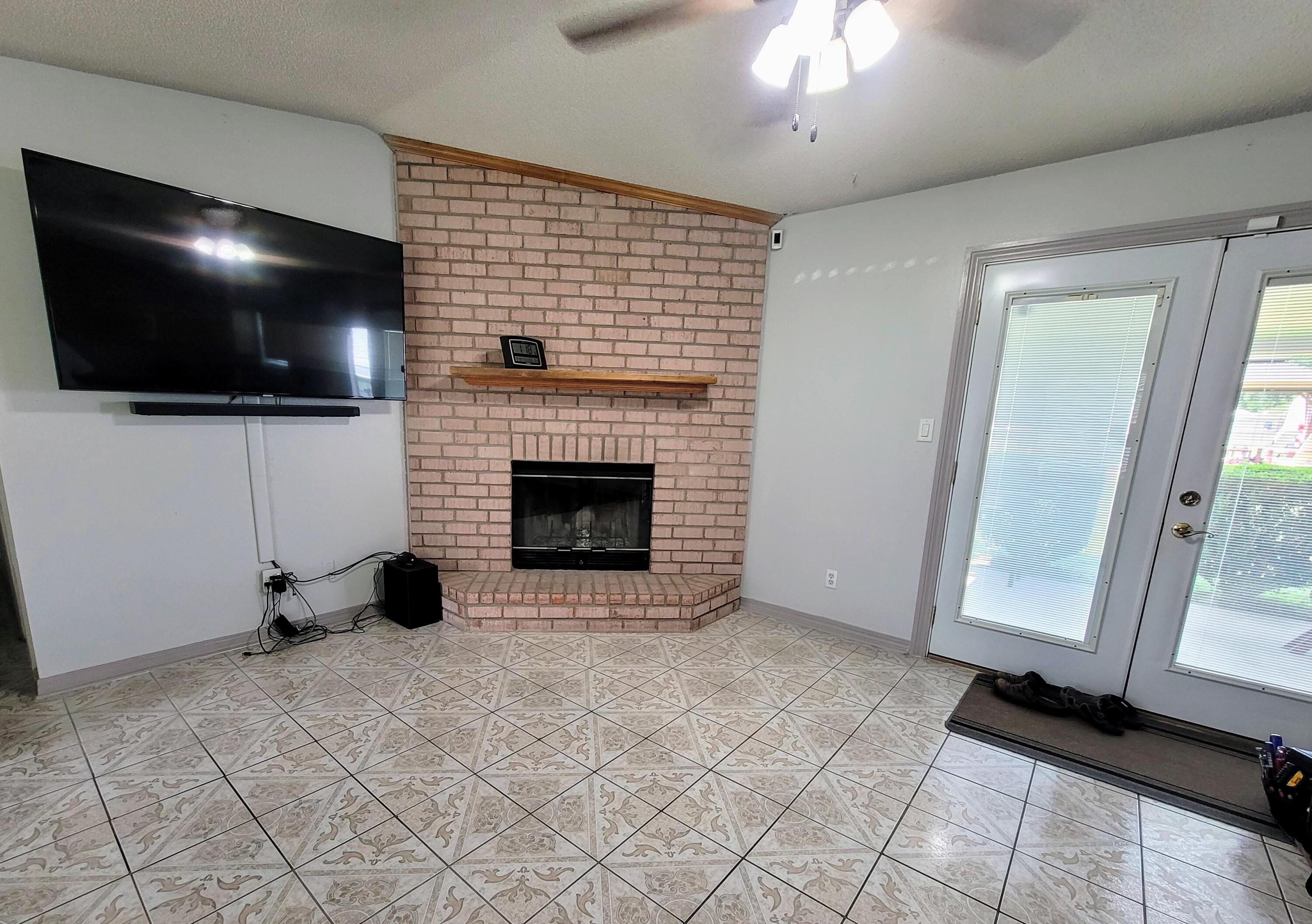 COUNTRY RIDGE - Residential