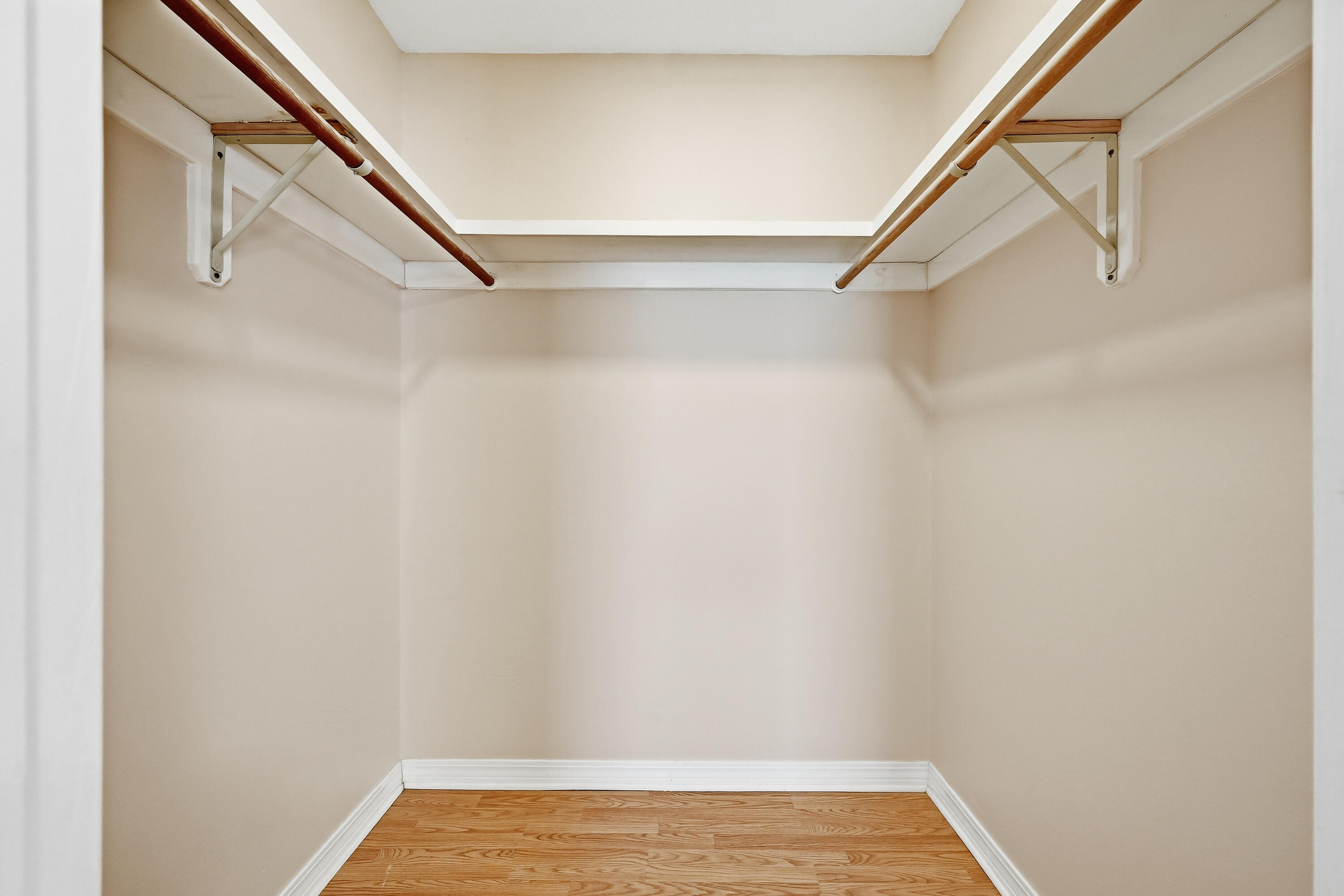 VALPARAISO PINECREST 6 - Residential