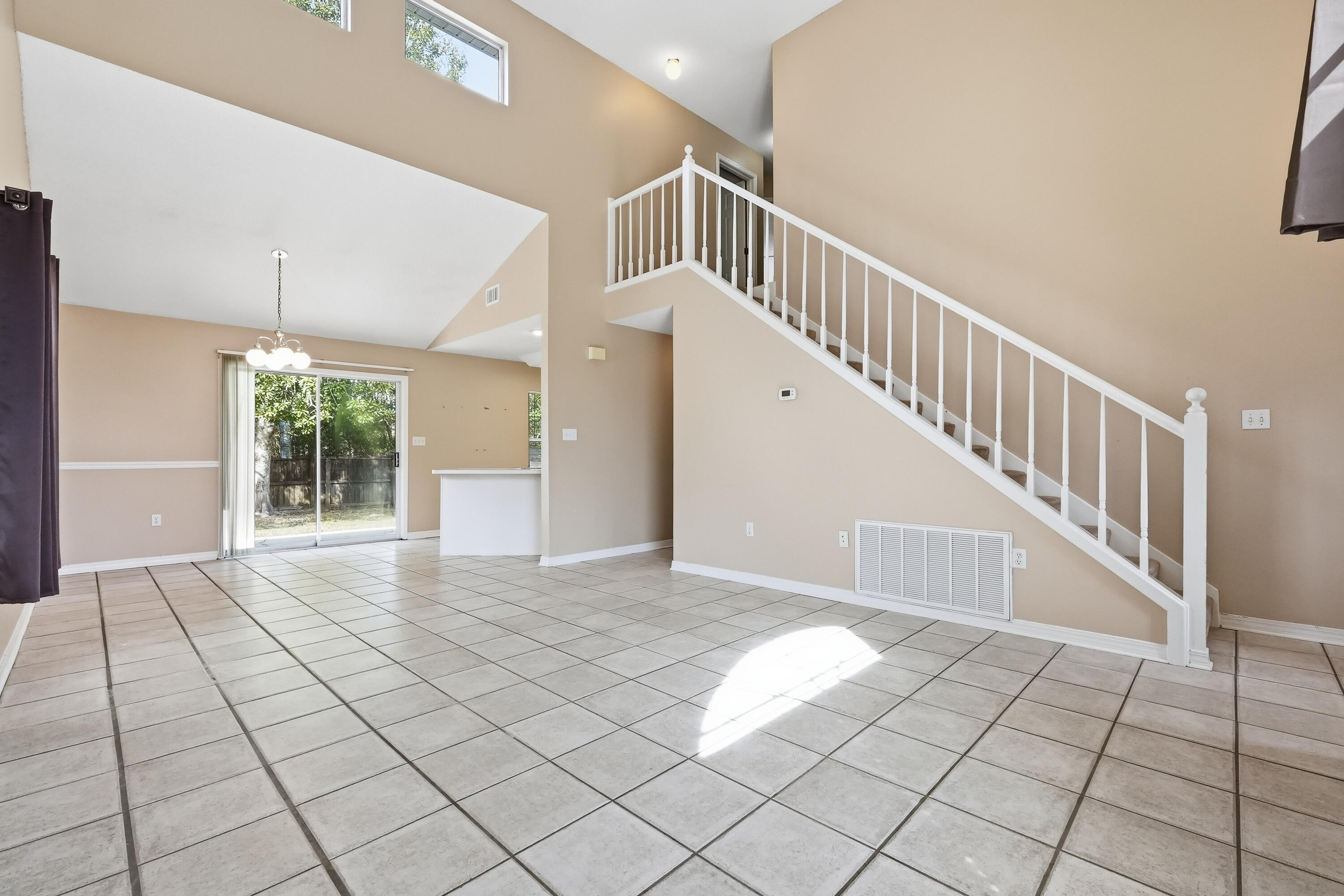 VALPARAISO PINECREST 6 - Residential