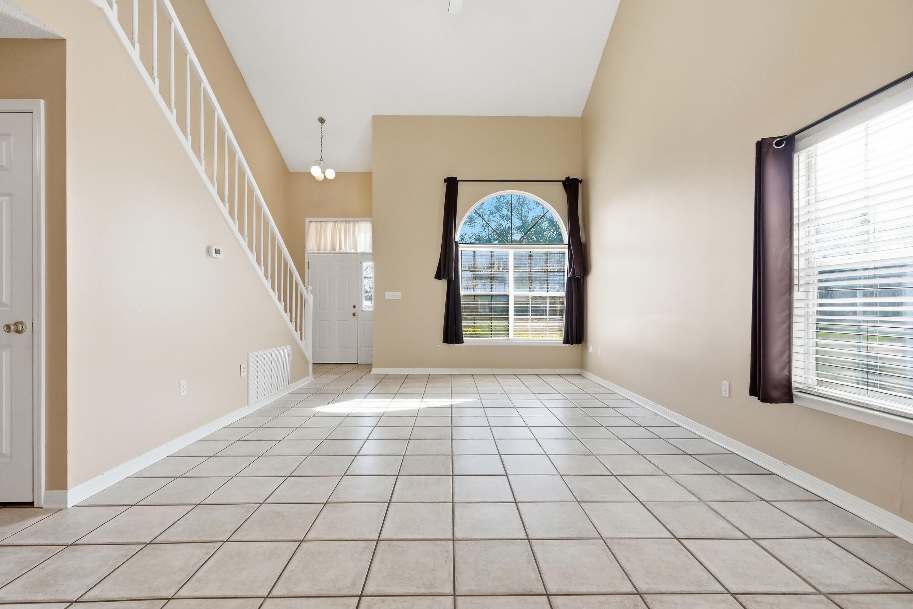 VALPARAISO PINECREST 6 - Residential