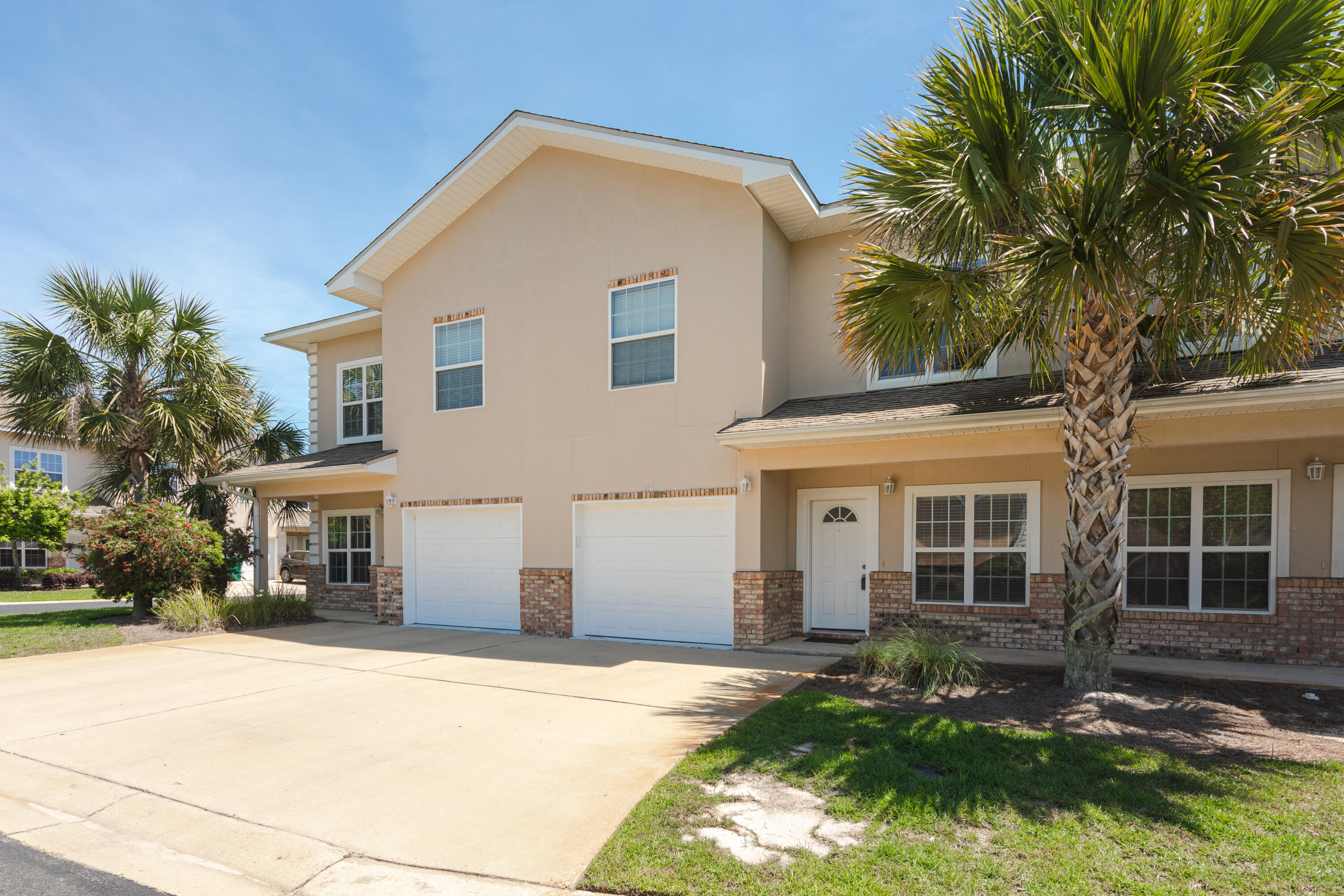 MERIDIAN SQUARE T/H - Residential