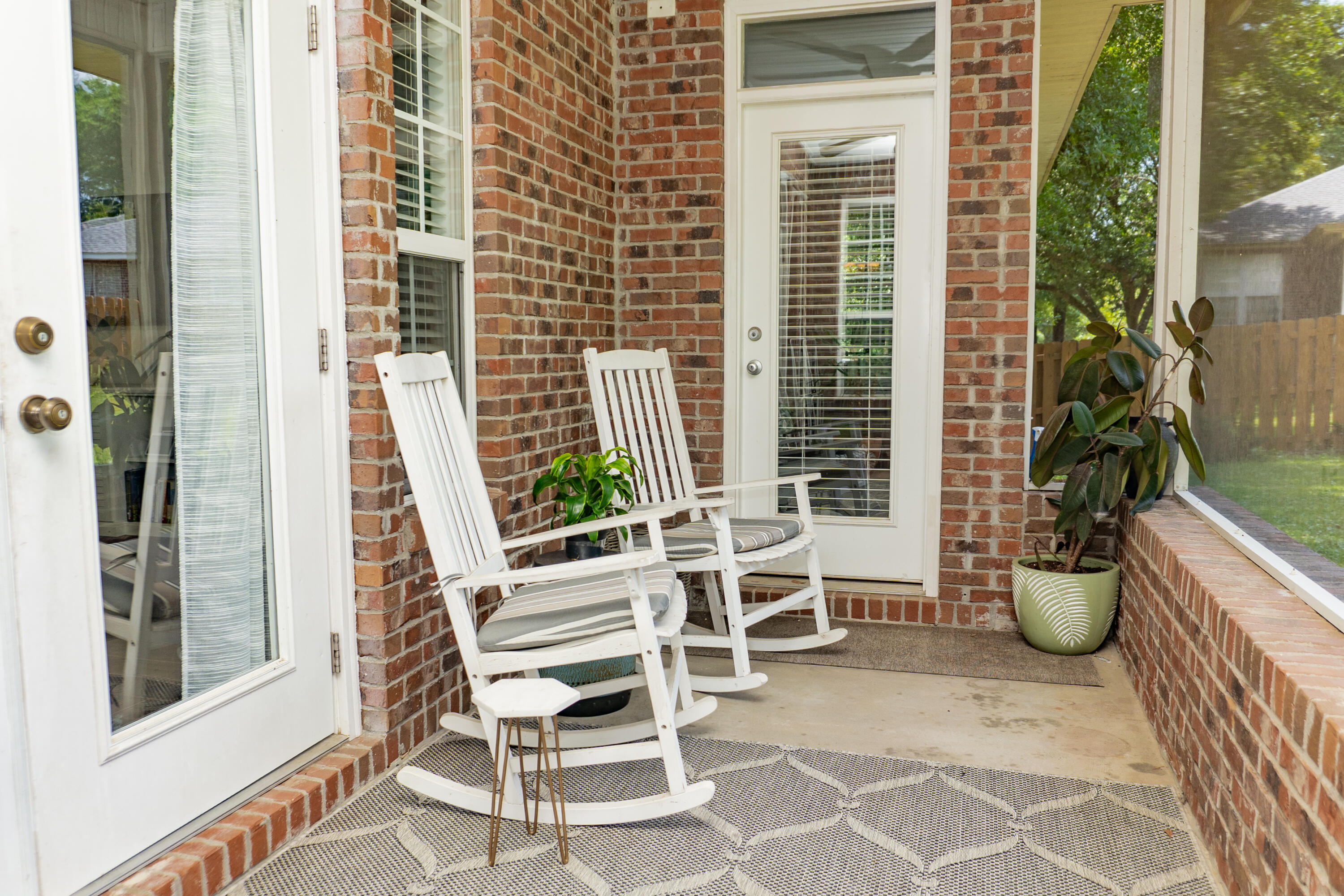 LAKESIDE EAST - Residential Lease