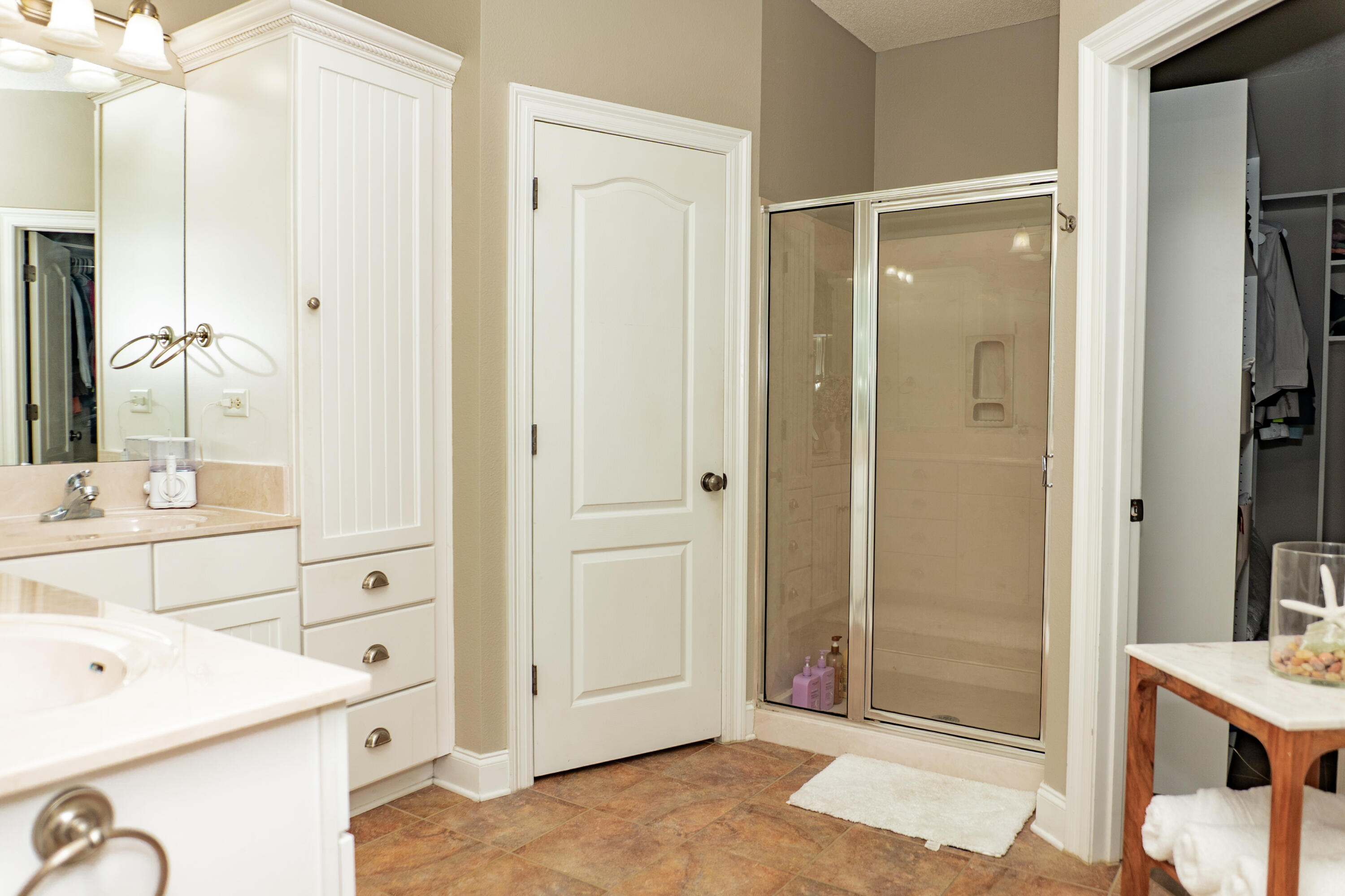 LAKESIDE EAST - Residential Lease