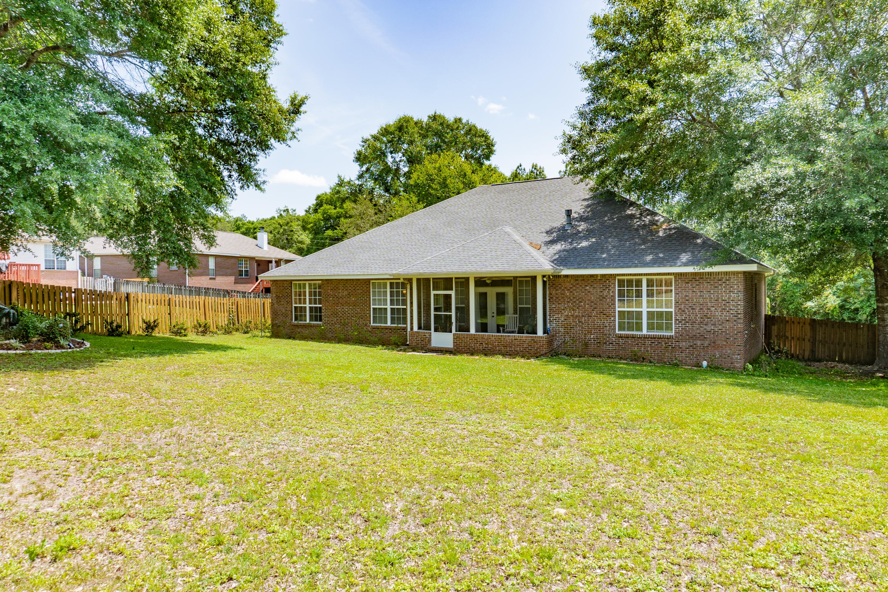 LAKESIDE EAST - Residential Lease