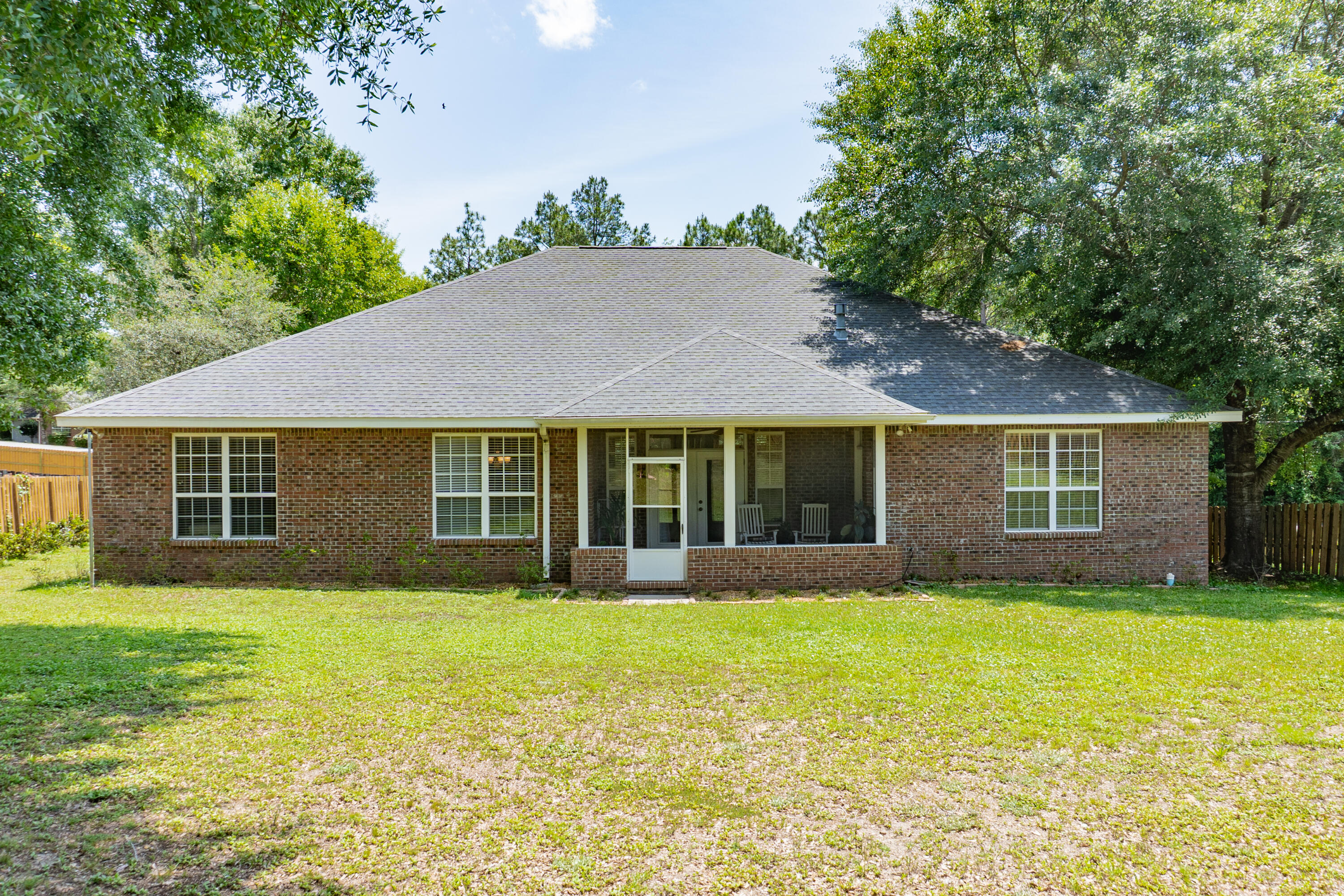 LAKESIDE EAST - Residential Lease