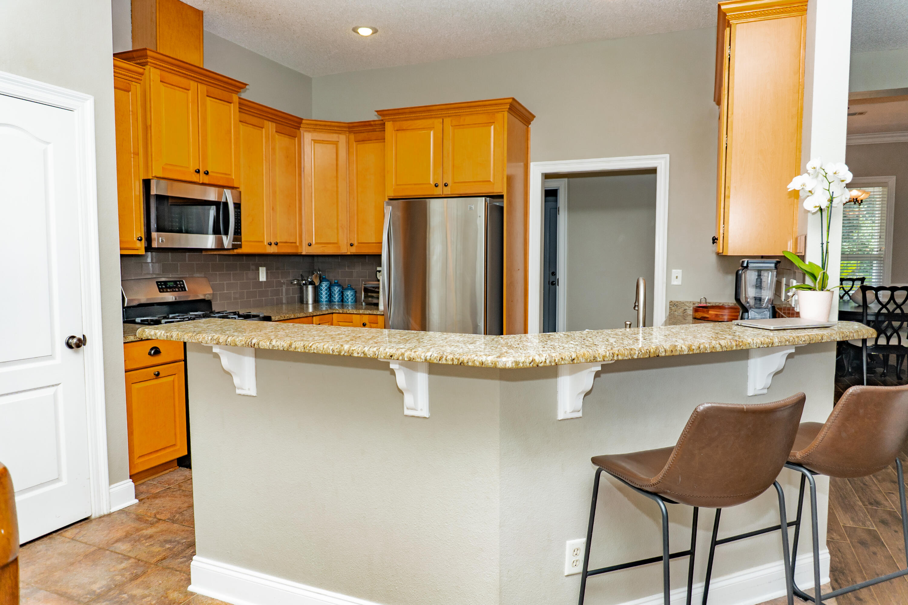 LAKESIDE EAST - Residential Lease