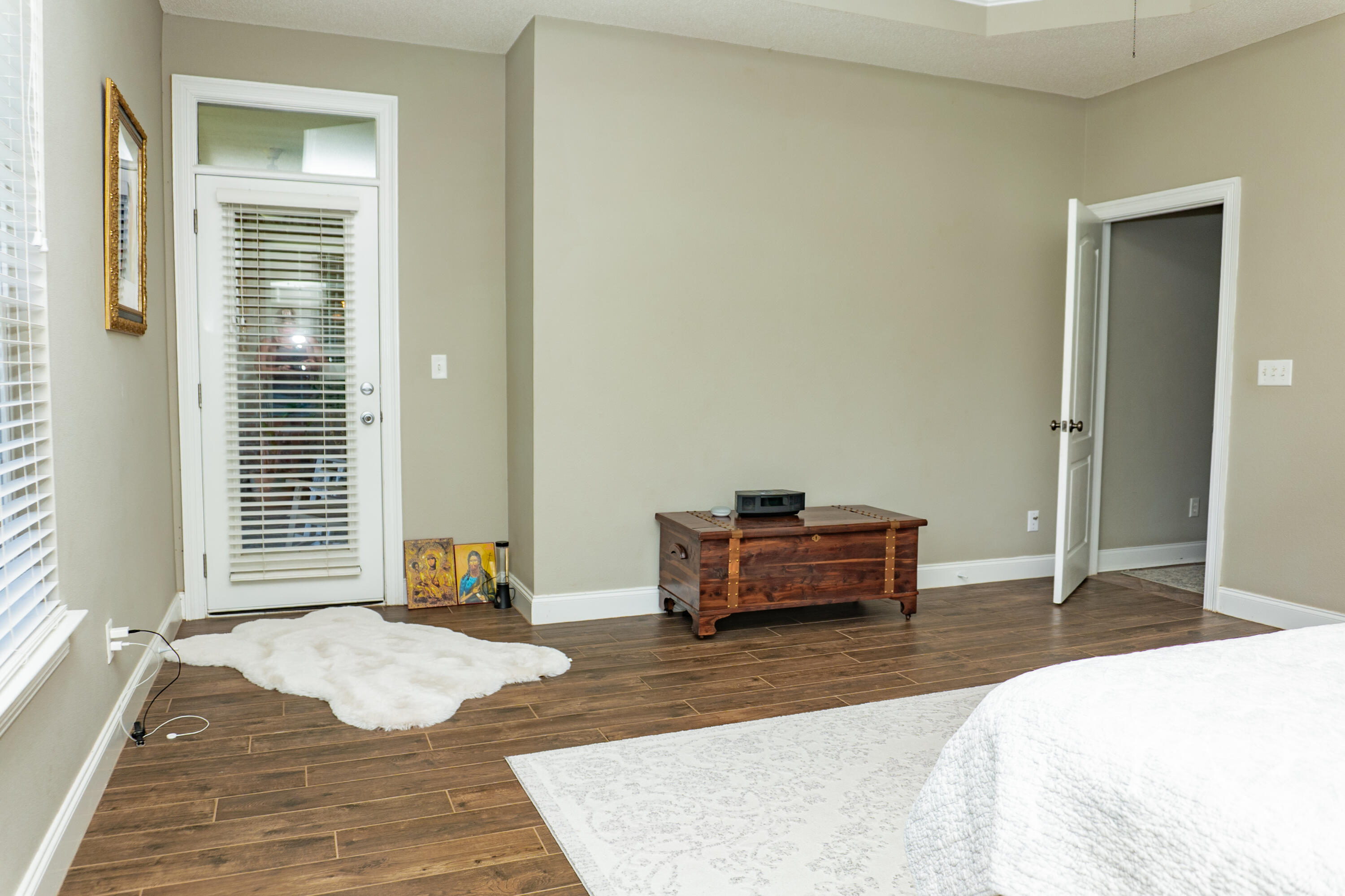 LAKESIDE EAST - Residential Lease