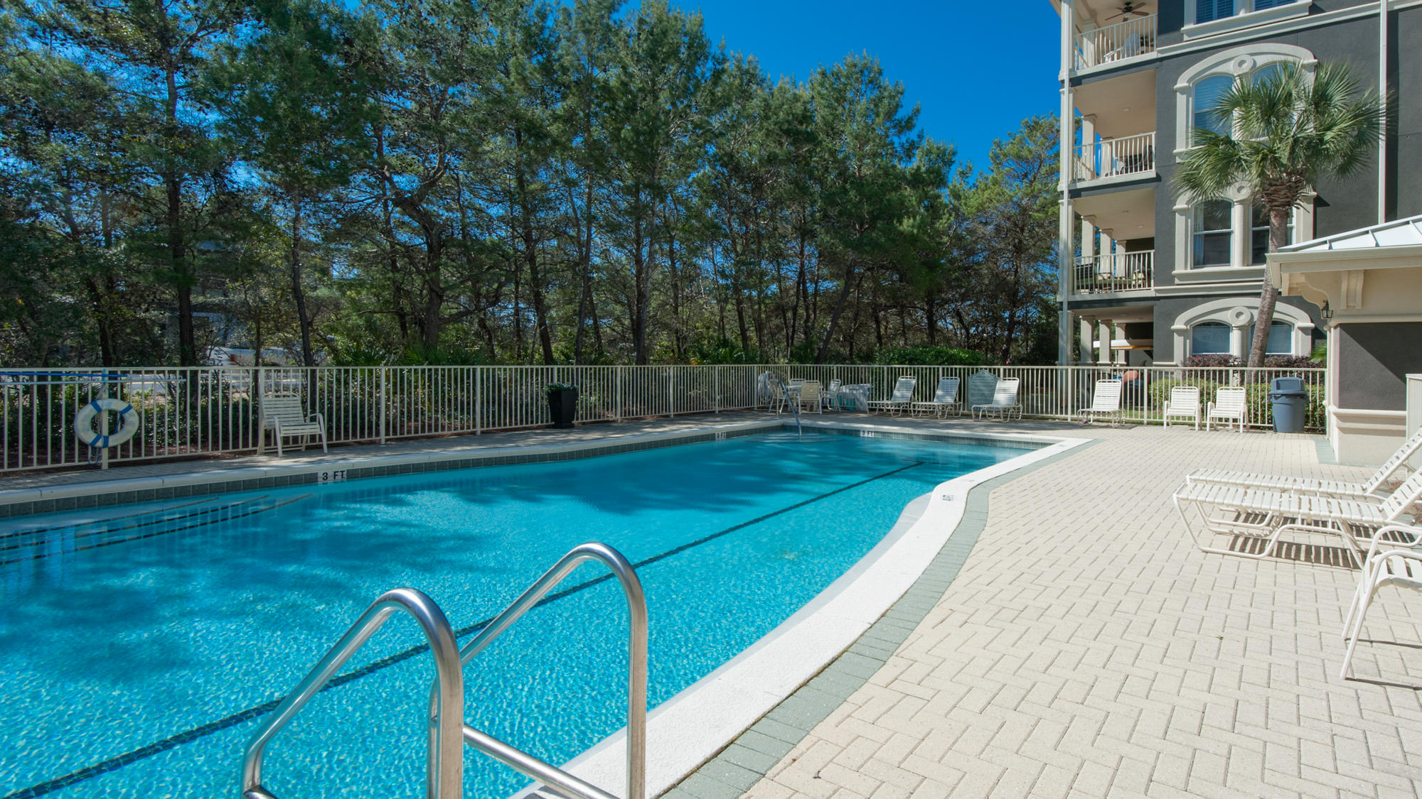 SEAVIEW VILLAS - Residential