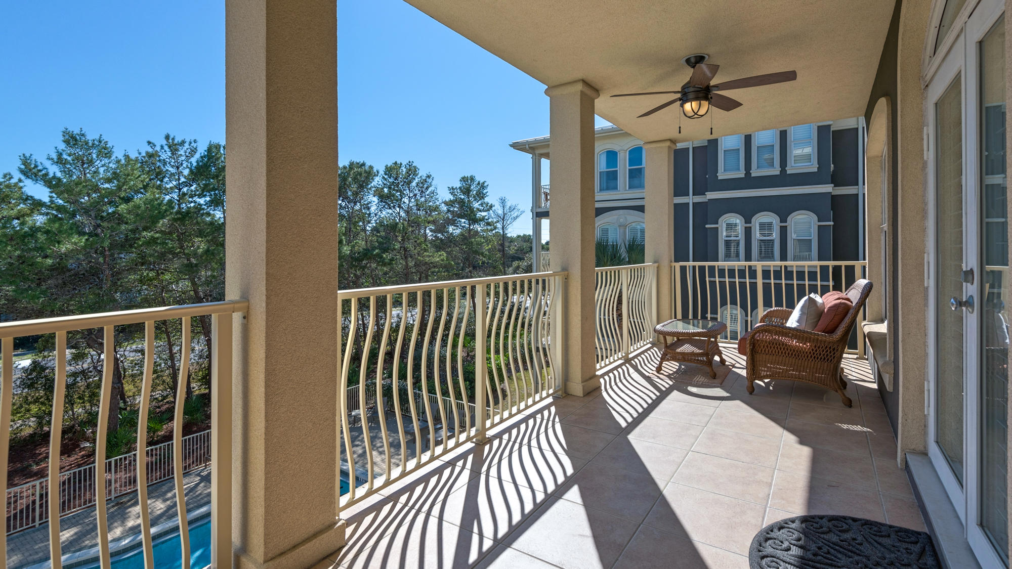 SEAVIEW VILLAS - Residential