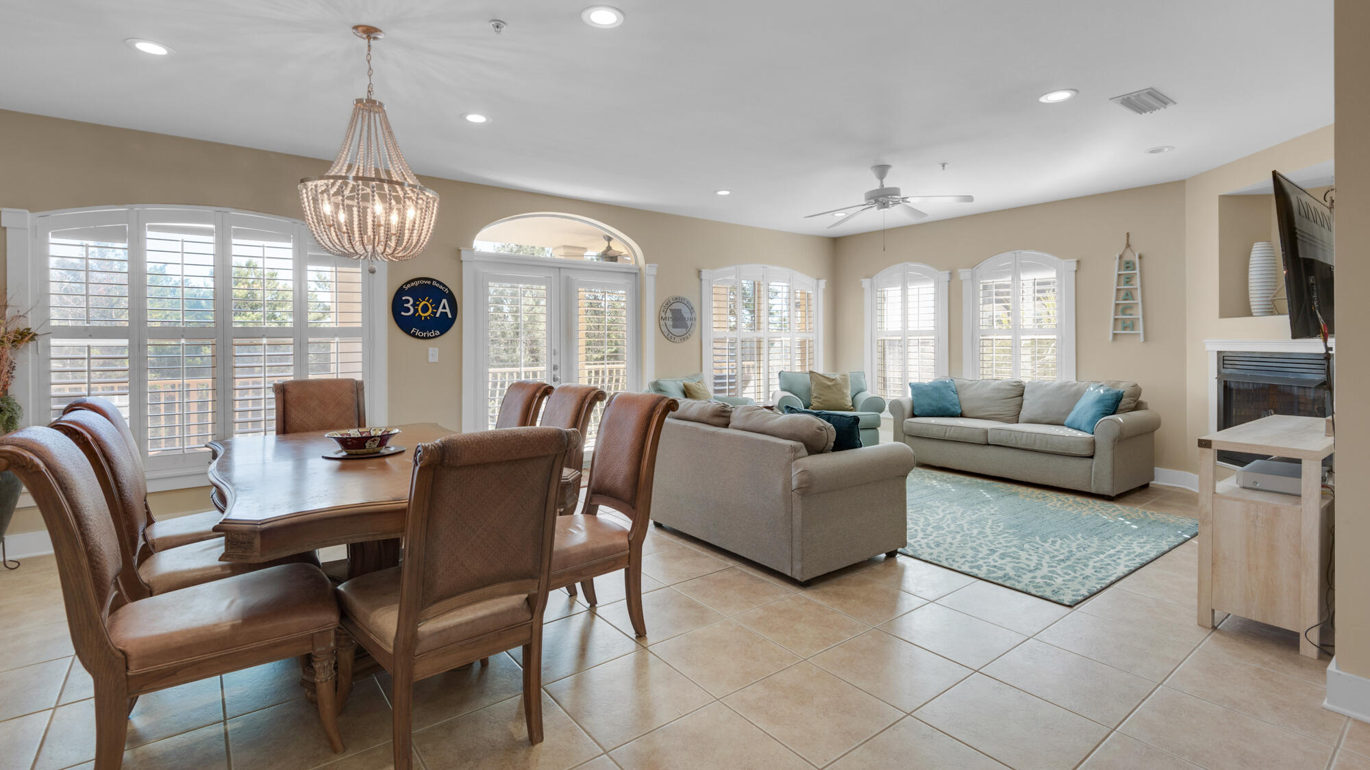 SEAVIEW VILLAS - Residential