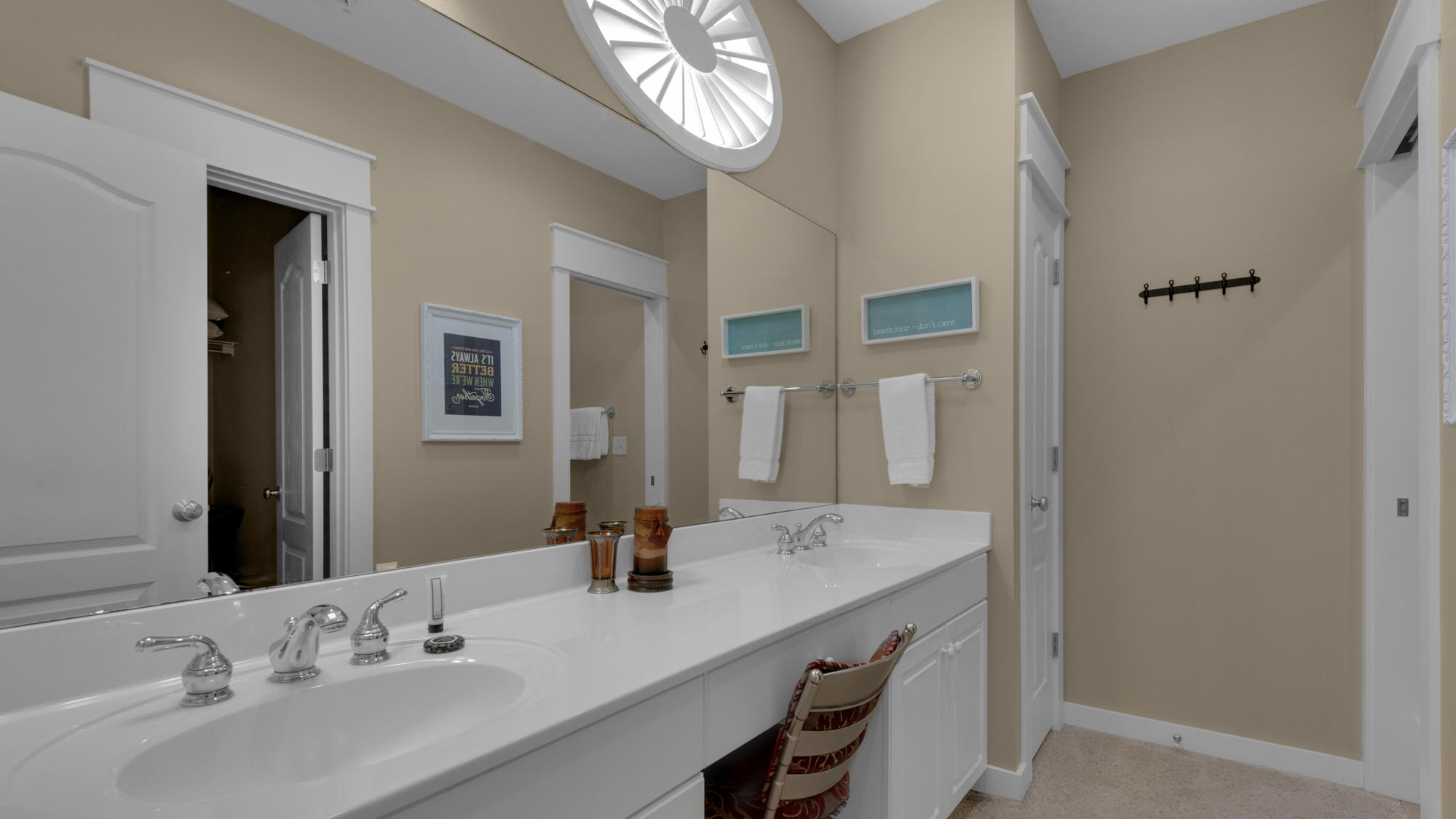 SEAVIEW VILLAS - Residential