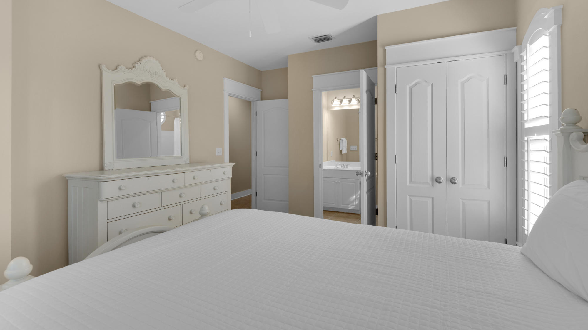 SEAVIEW VILLAS - Residential