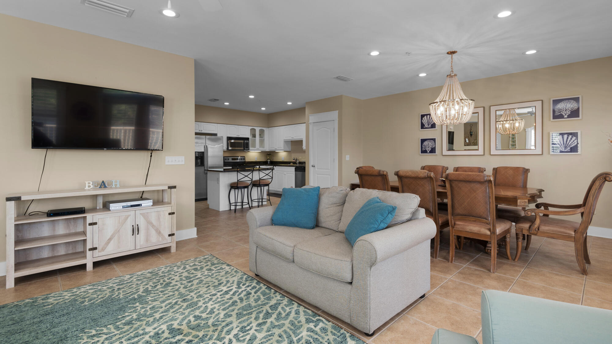 SEAVIEW VILLAS - Residential