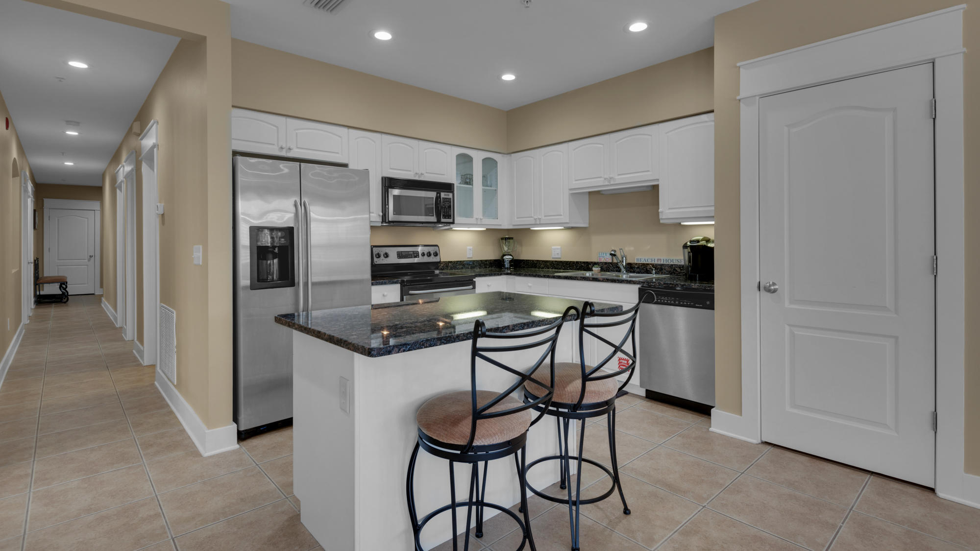 SEAVIEW VILLAS - Residential