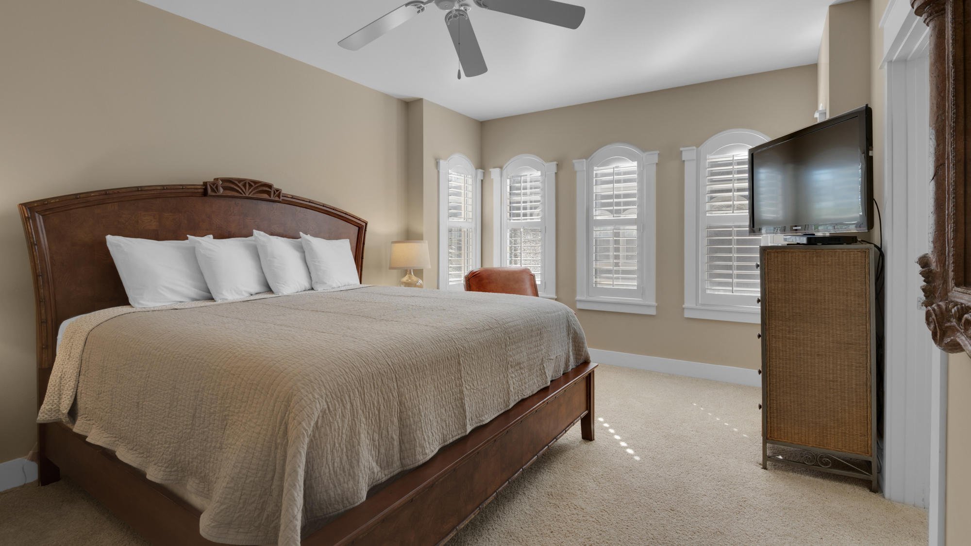 SEAVIEW VILLAS - Residential