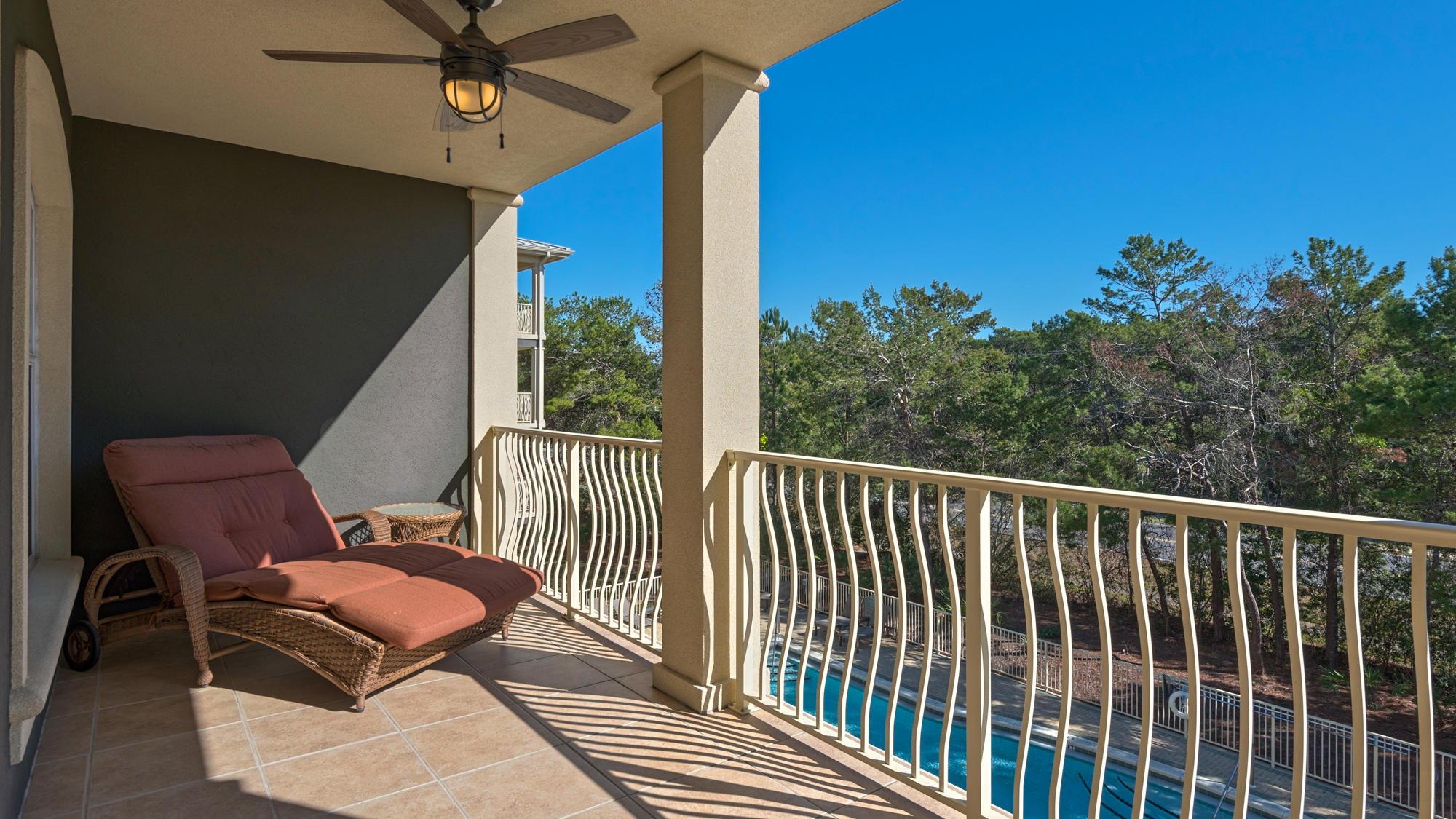 SEAVIEW VILLAS - Residential