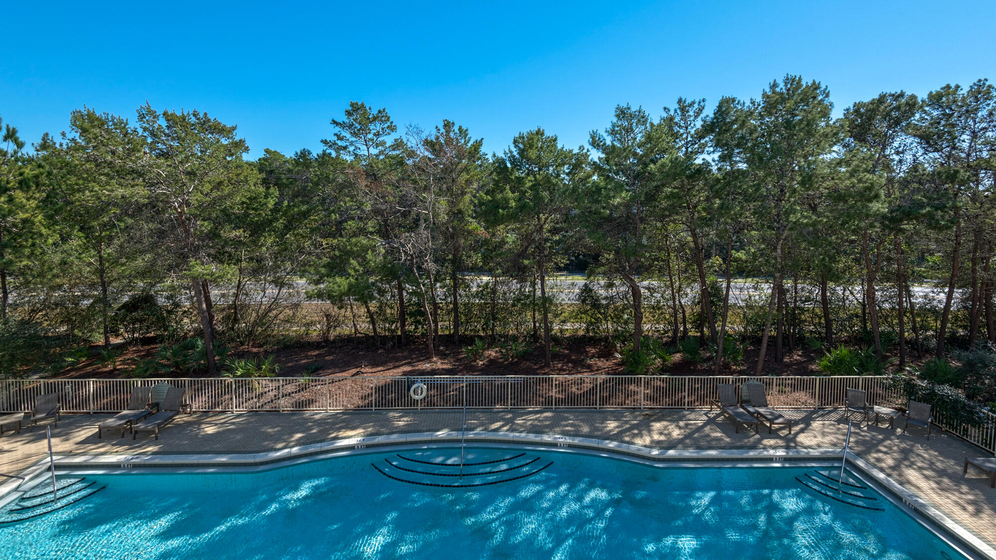 SEAVIEW VILLAS - Residential