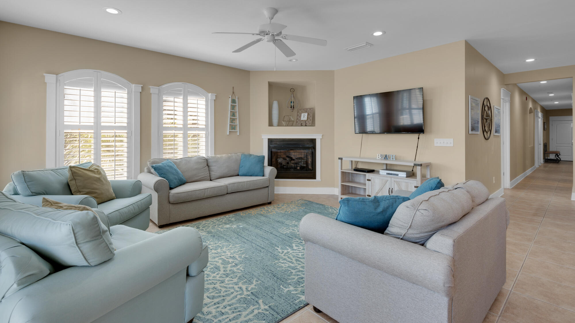 SEAVIEW VILLAS - Residential