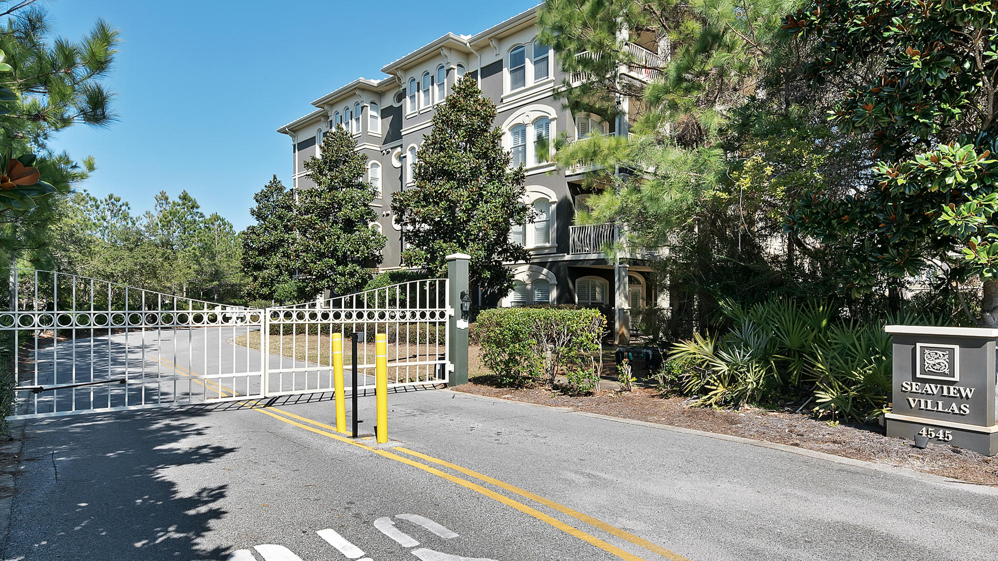 SEAVIEW VILLAS - Residential