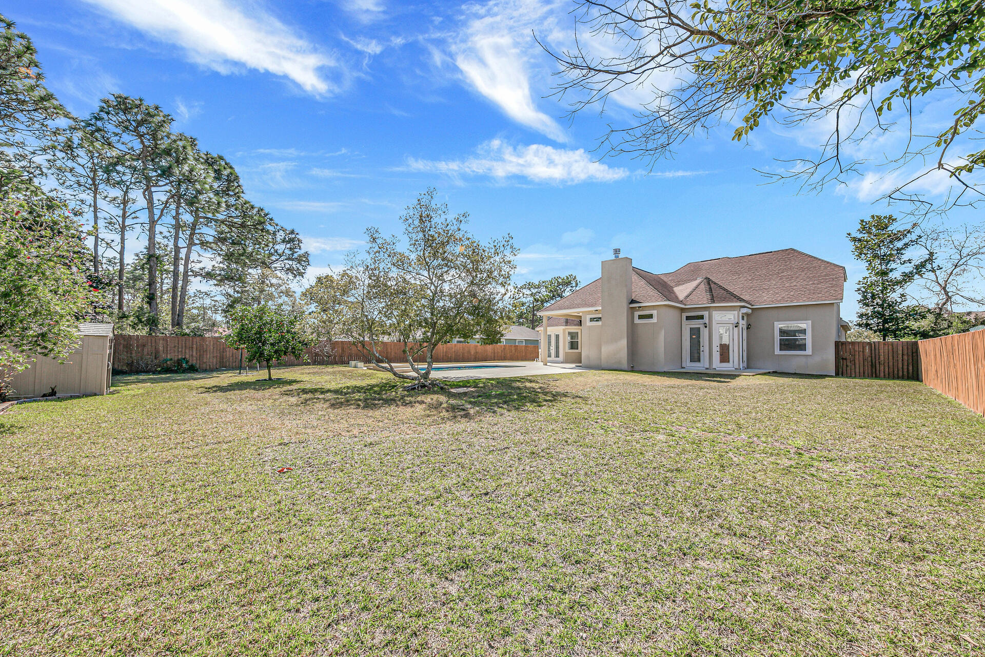 PELICAN BAY - Residential