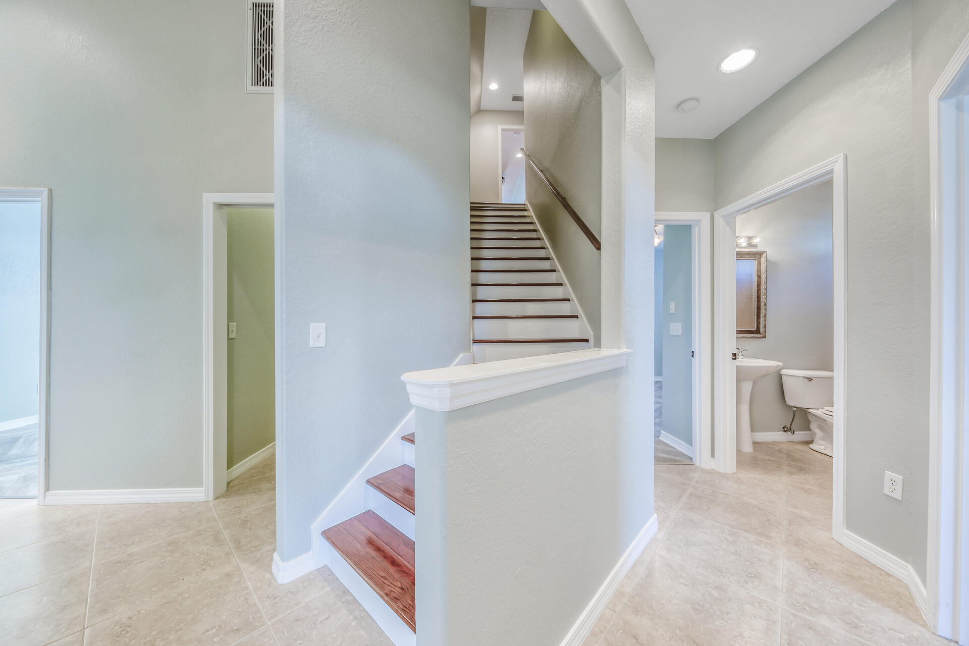 PELICAN BAY - Residential