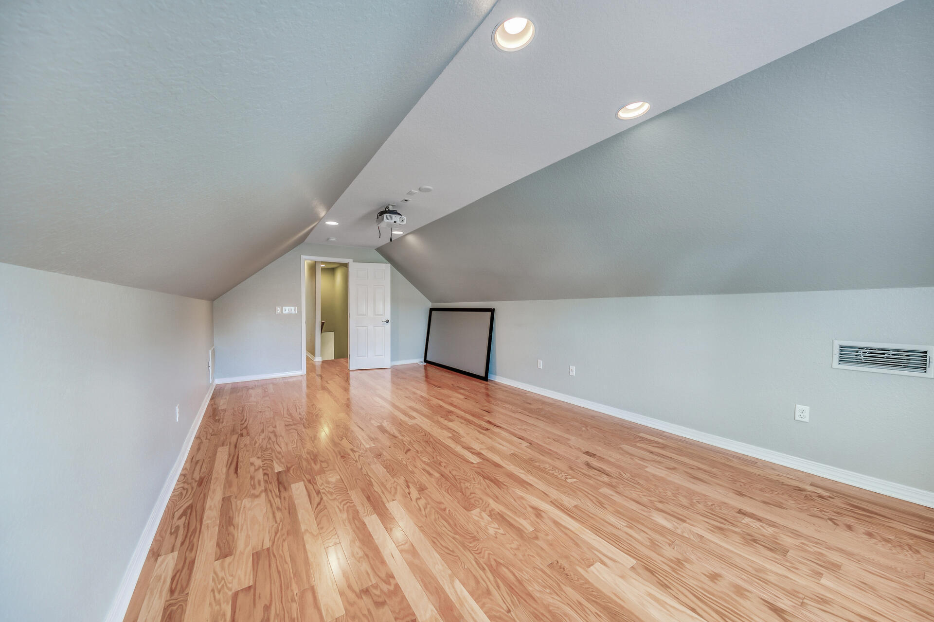PELICAN BAY - Residential
